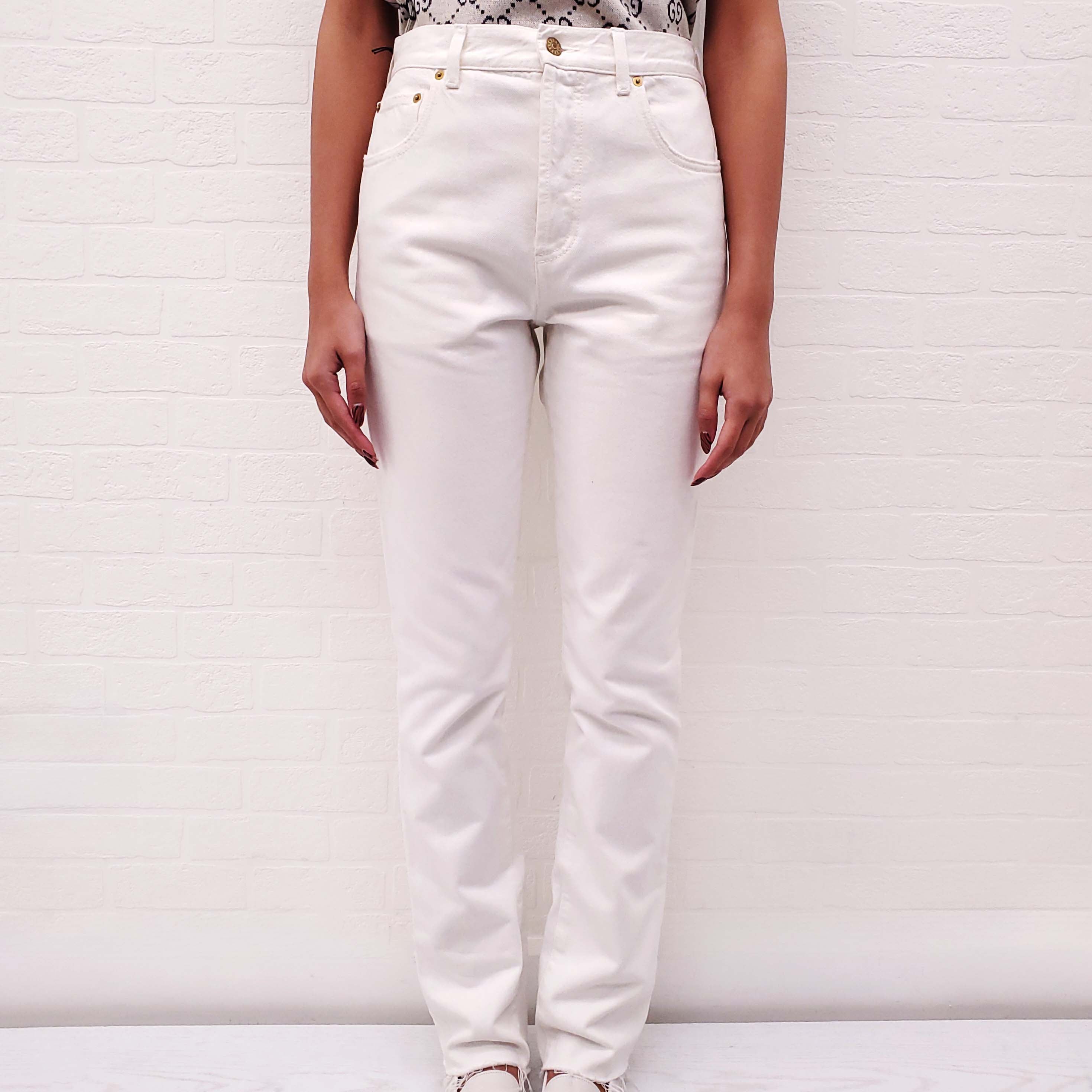 GUCCI WHITE UNISEX JEANS WITH LOGO ON BACK - SIZE 30
