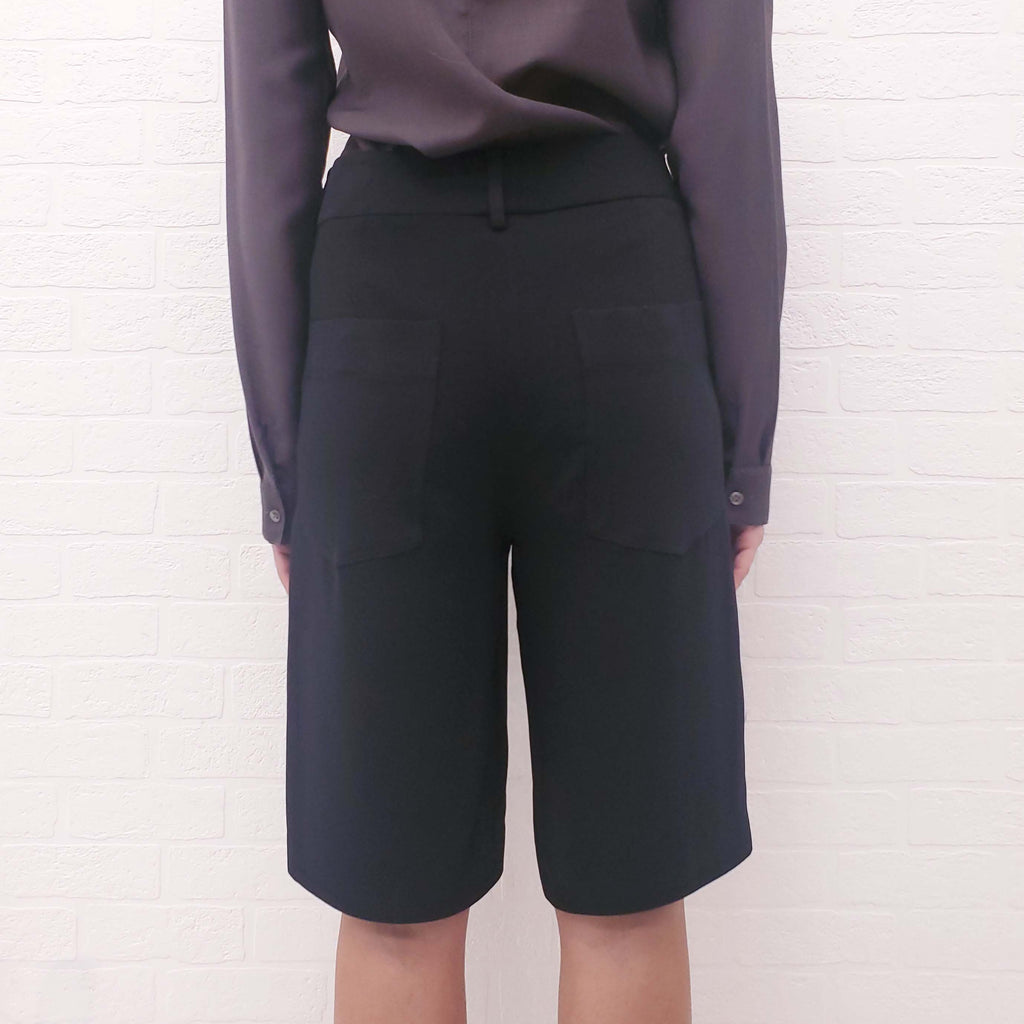 HELMUT LANG BLACK CULOTTES SHORTS - SIZE 0
