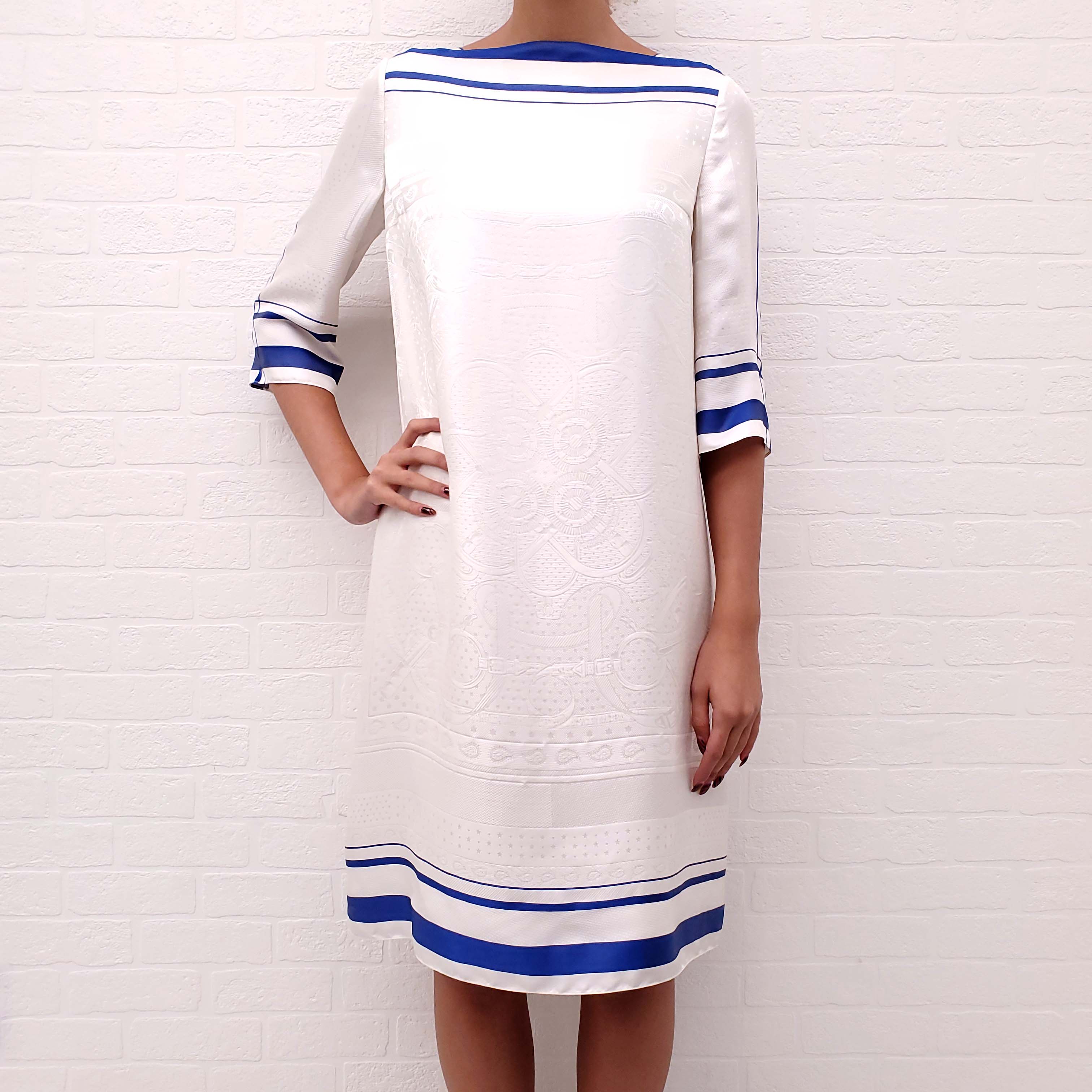 HERMÈS CREAM AND BLUE SILK PATTERNED SHORT SLEEVE DRESS - SIZE 36