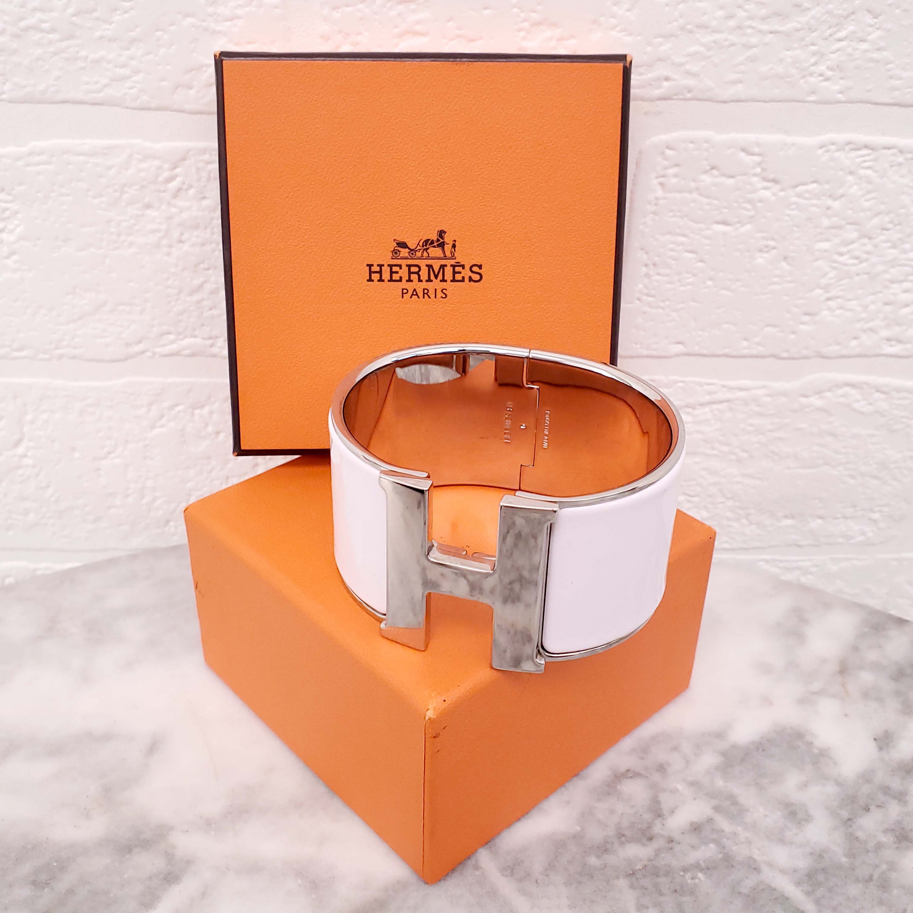 HERMÈS ENAMEL 'CLIC H' BANGLE