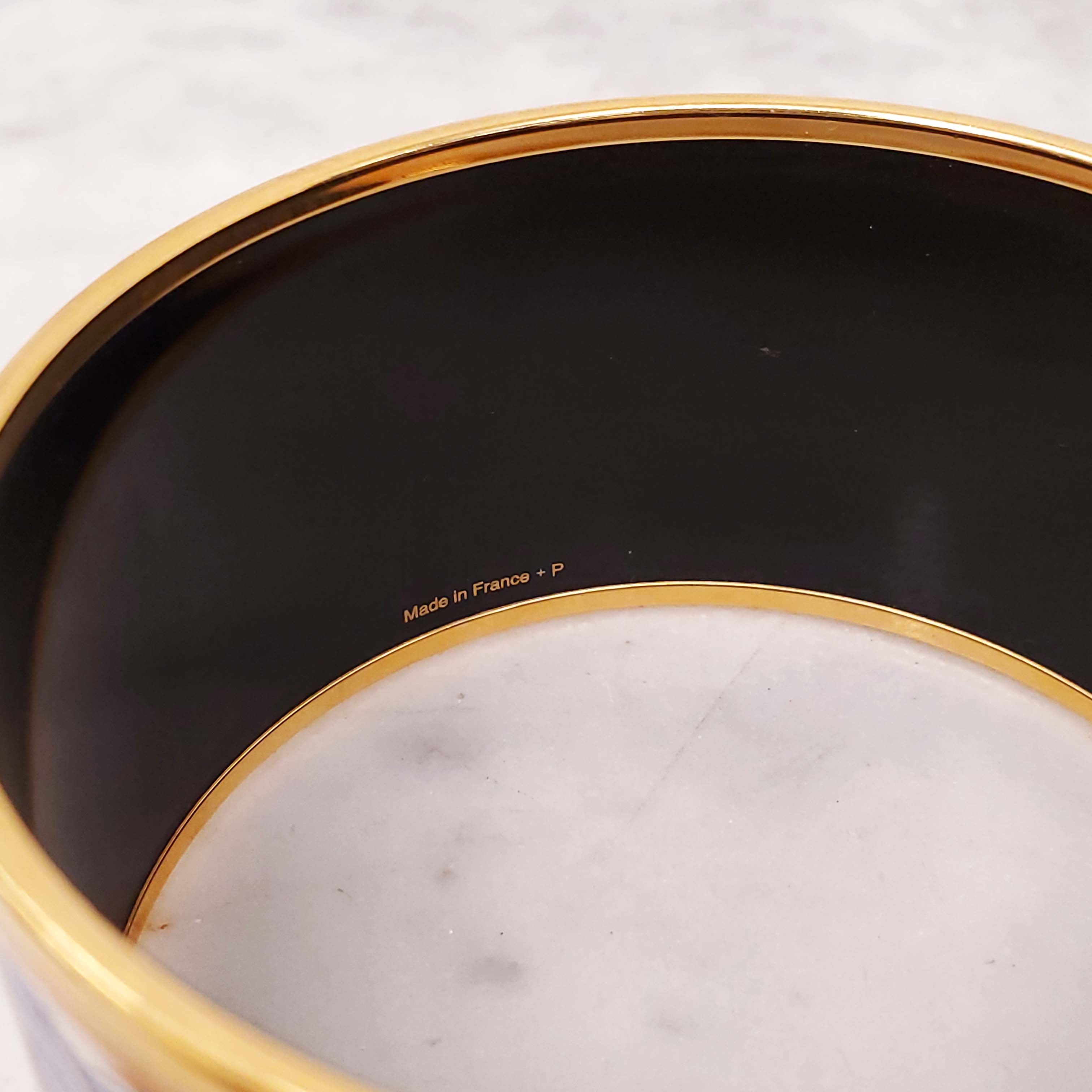 HERMÈS PURPLE AND YELLOW FEATHER PRINT WIDE ENAMEL BANGLE - SIZE S