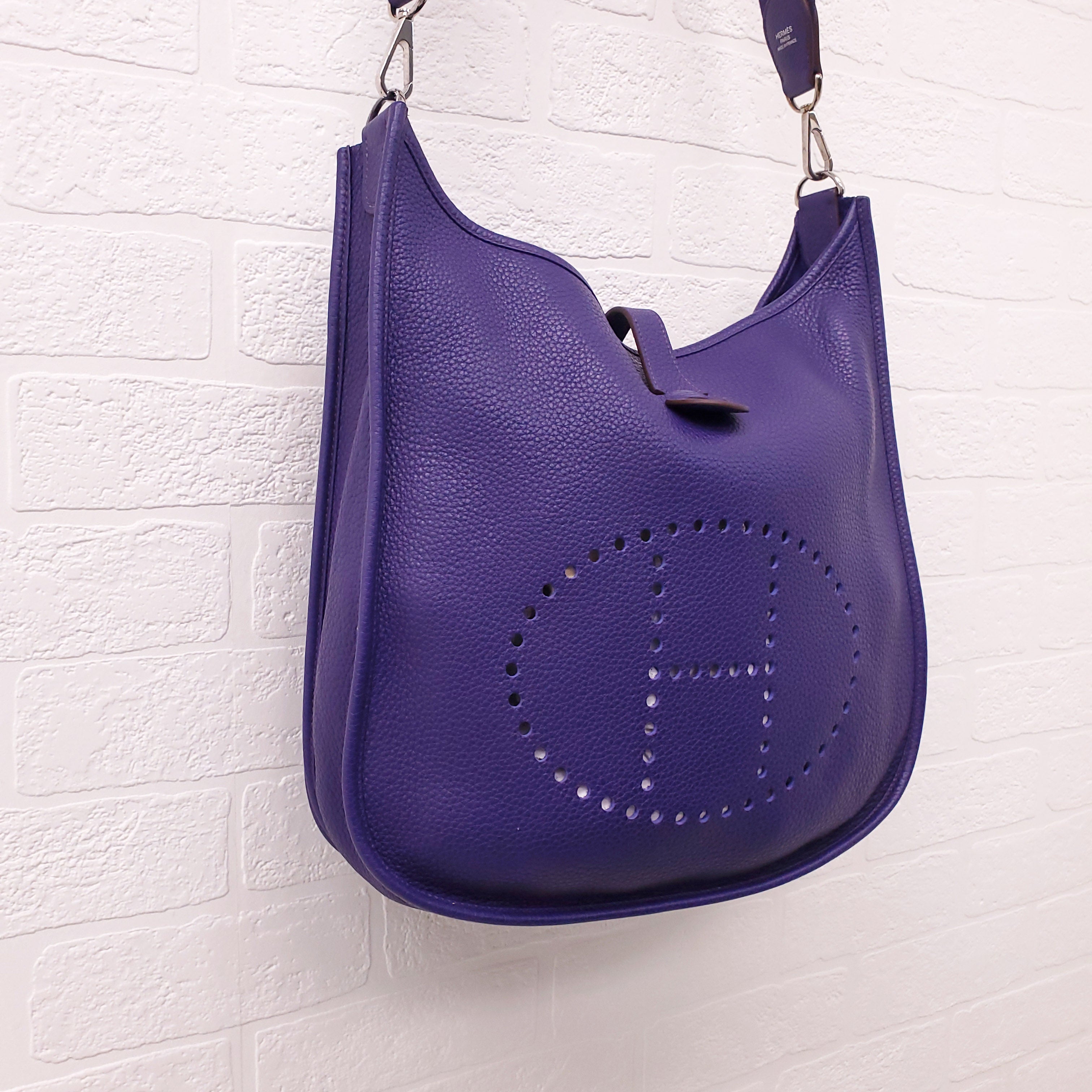 HERMÈS PURPLE IRIS CLEMENCE LEATHER EVELYNE III PM BAG