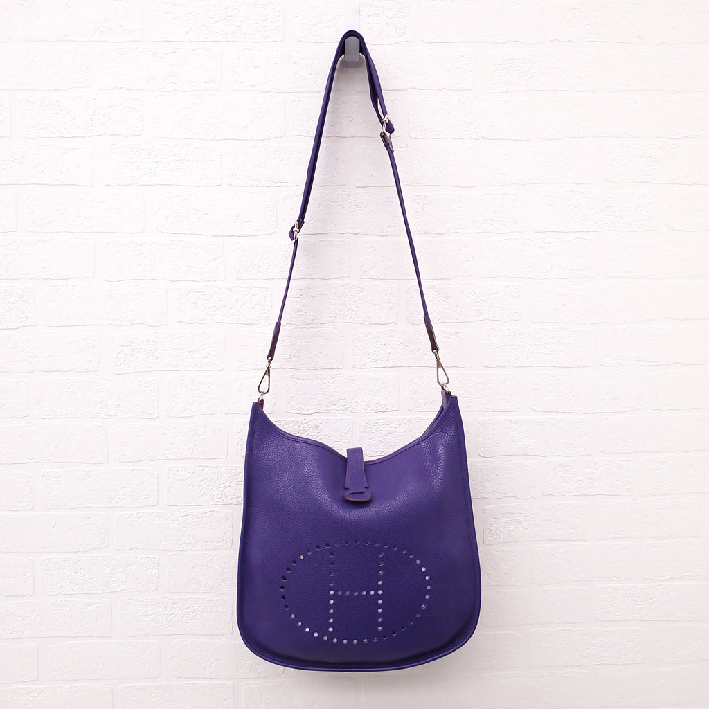 HERMÈS PURPLE IRIS CLEMENCE LEATHER EVELYNE III PM BAG