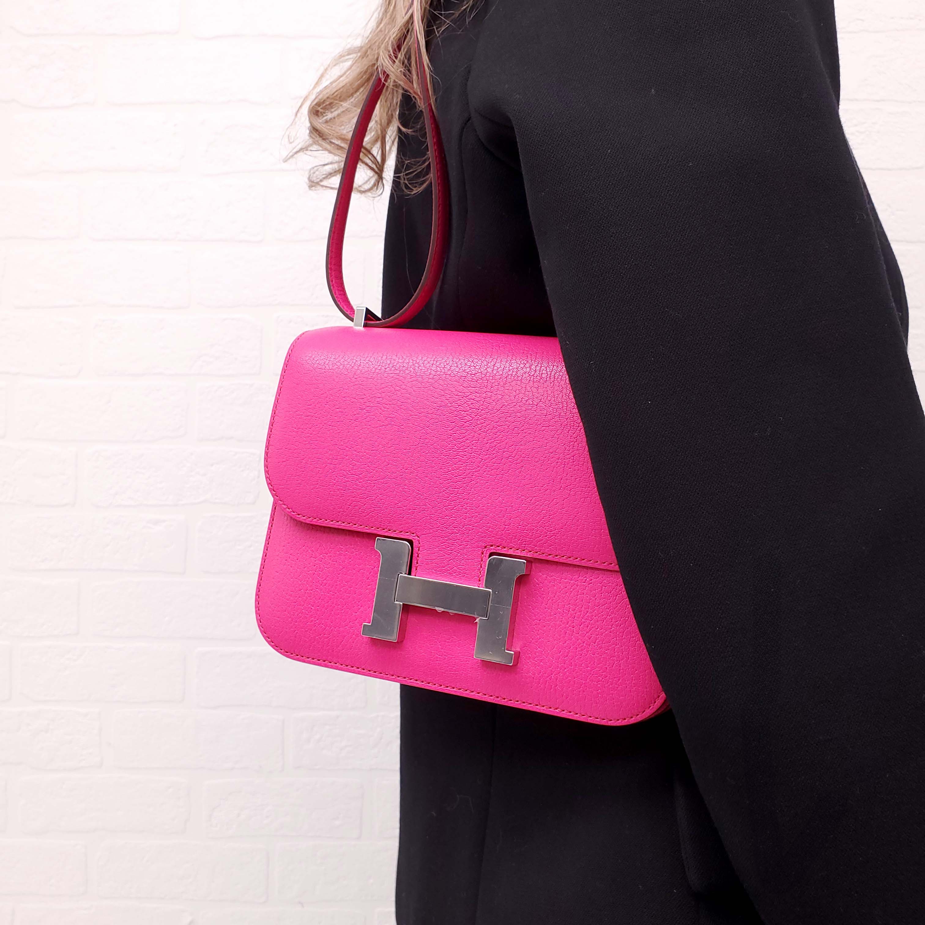 HERMÈS 'CONSTANCE 18 MINI MIROIR' IN CHEVRE ROSE POP