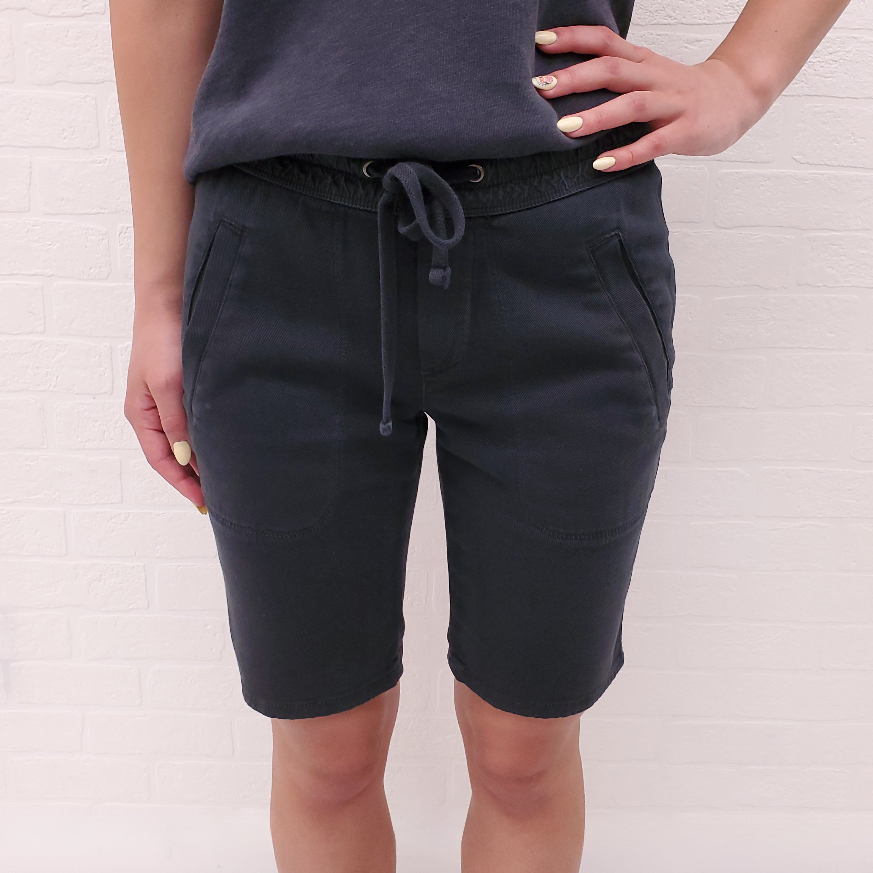 JAMES PERSE DARK GREY CARGO SHORTS - SIZE 0/XS