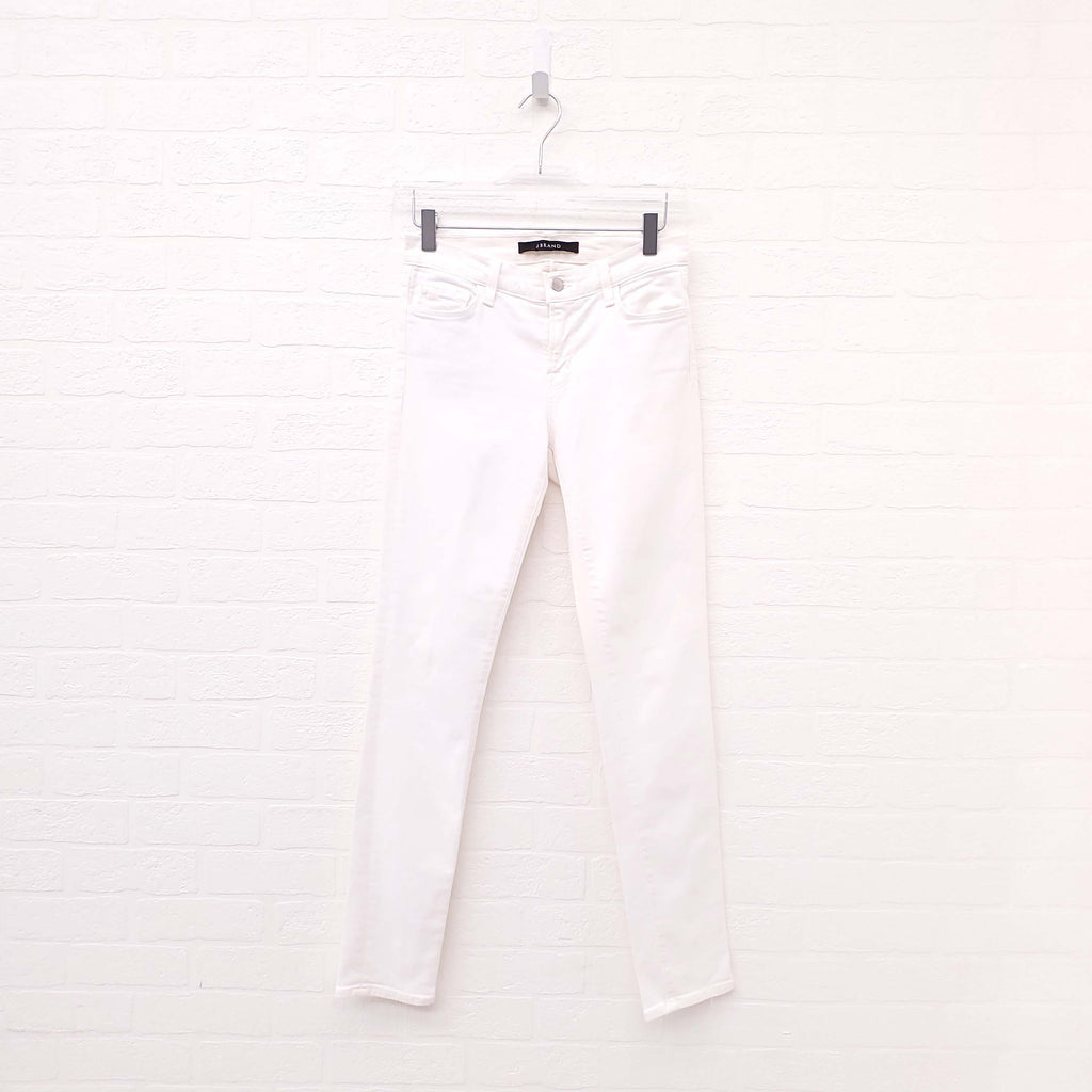 J BRAND WHITE STRETCH JEANS - SIZE 26