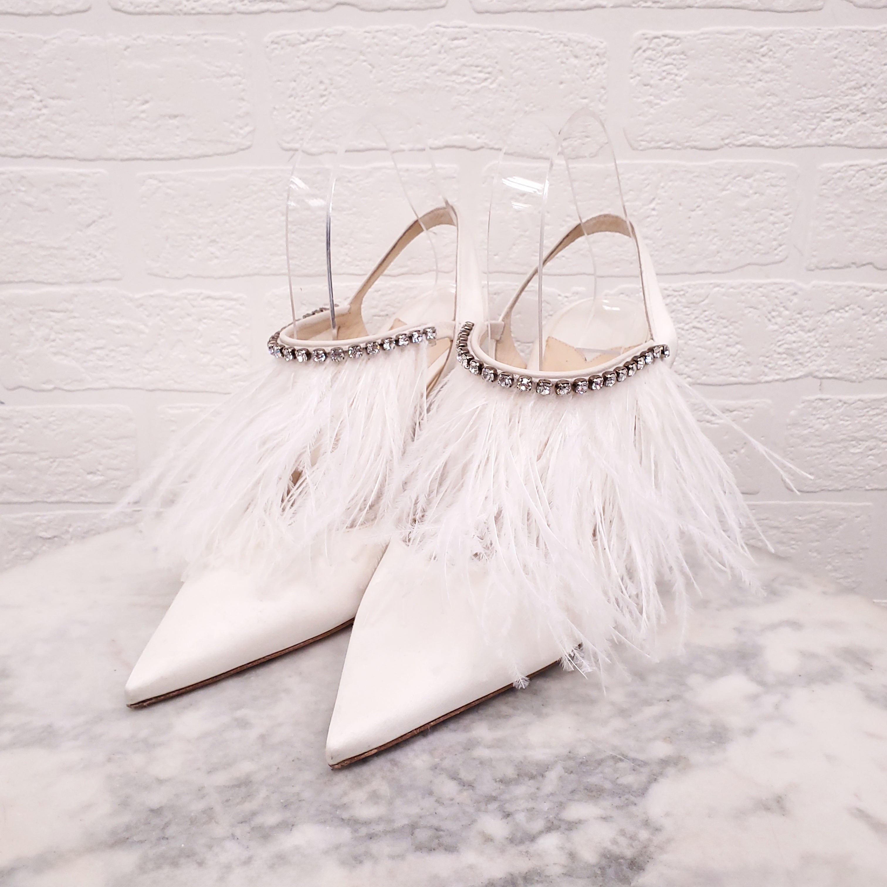 JIMMY CHOO CREAM HEELS WITH FEATHER - SIZE 39