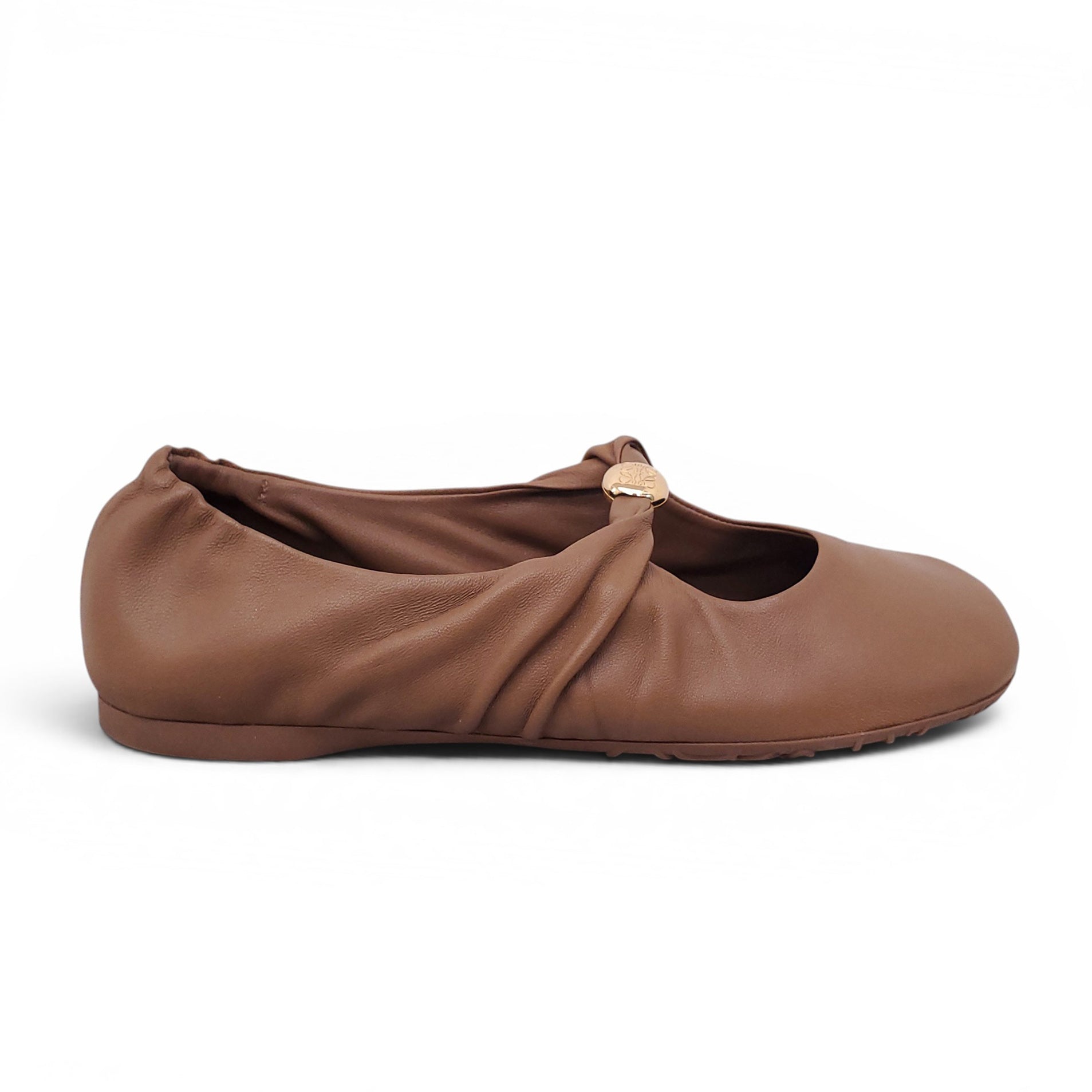 LOEWE CAMEL LEATHER FLATS WITH GOLD ANAGRAM LOGO - SIZE 37
