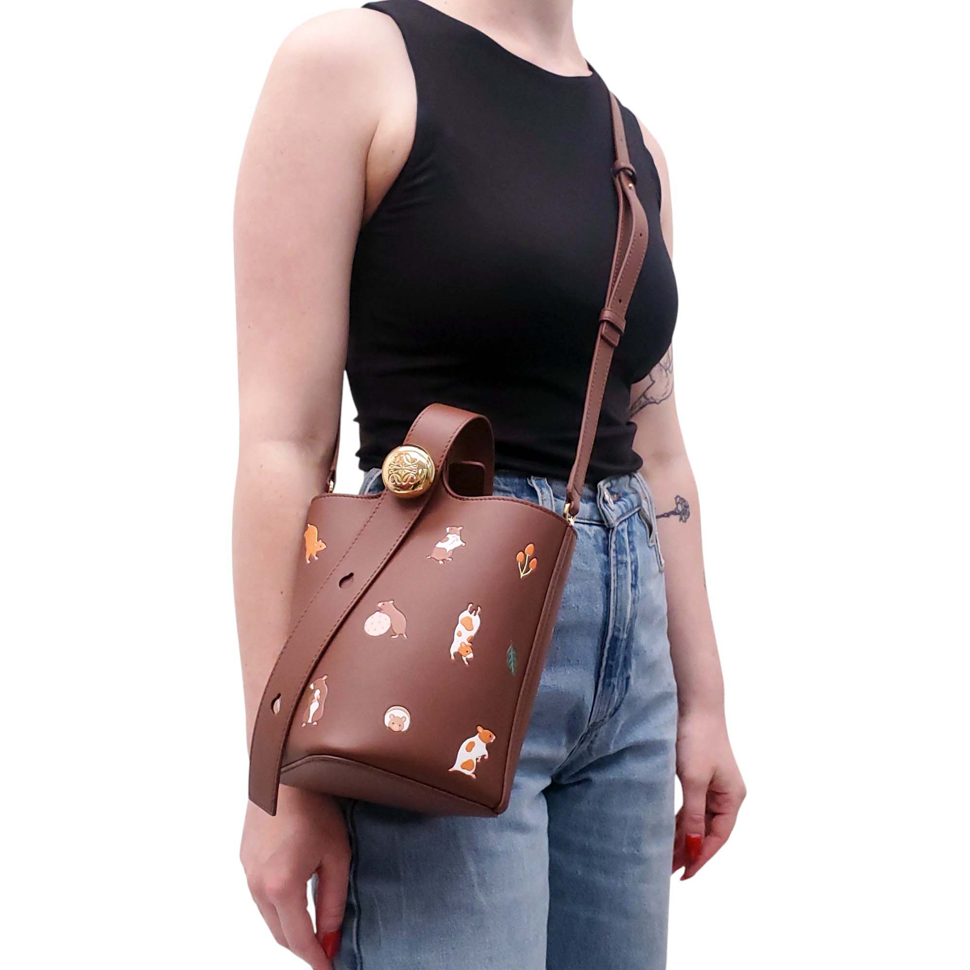 LOEWE x SUNA FUJITA PEBBLE HAMSTER MINI BUCKET BAG – Rewind Couture