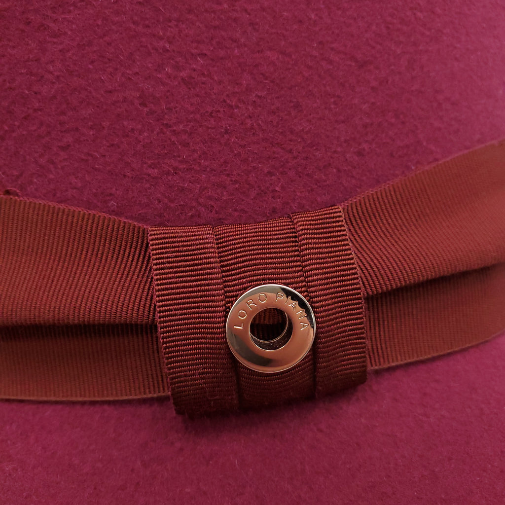LORO PIANA BURGUNDY CASHMERE HAT - SIZE M