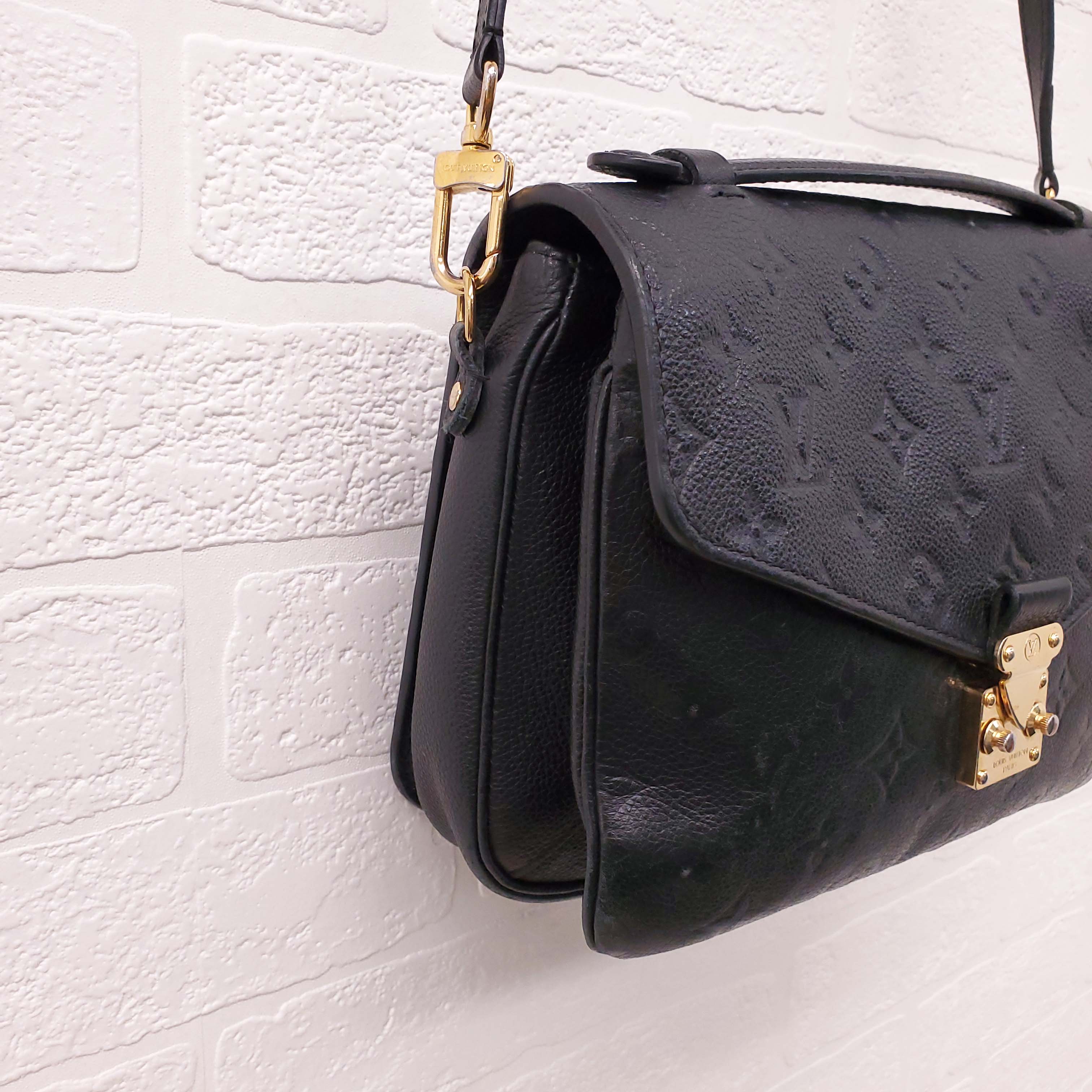 LOUIS VUITTON BLACK 'POCHETTE METIS' CROSSBODY BAG