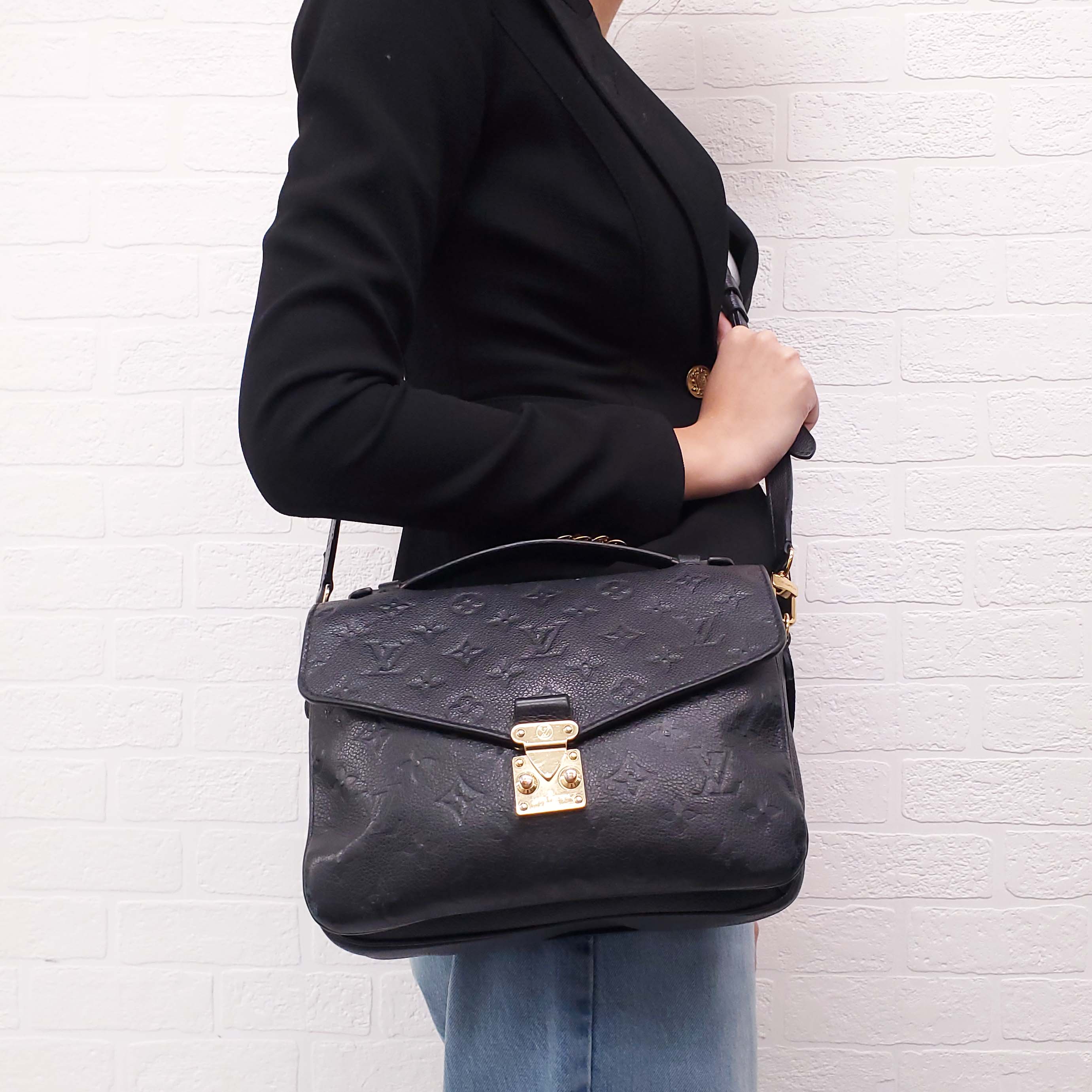 LOUIS VUITTON BLACK 'POCHETTE METIS' CROSSBODY BAG