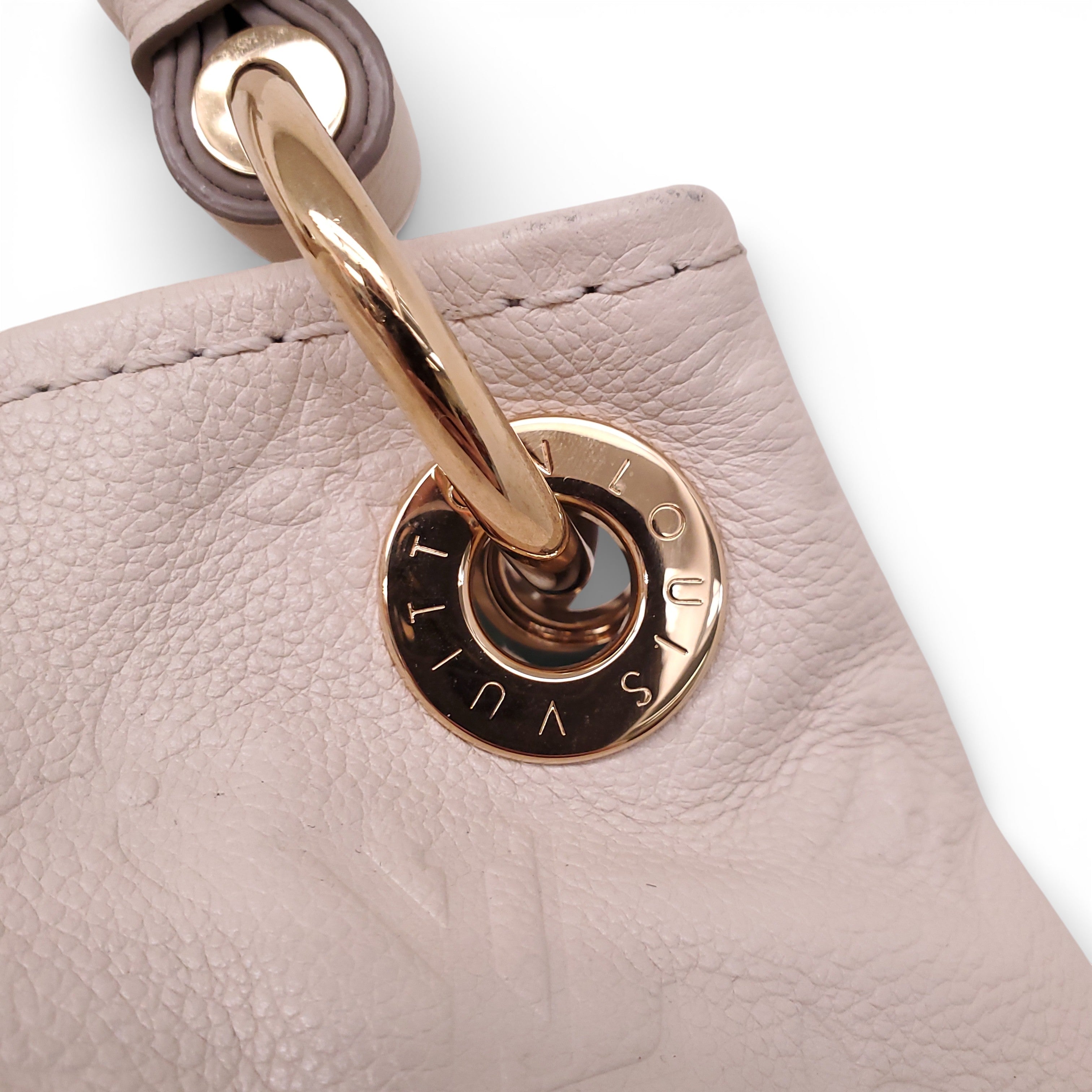 LOUIS VUITTON CREAM ARTSY MM BAG