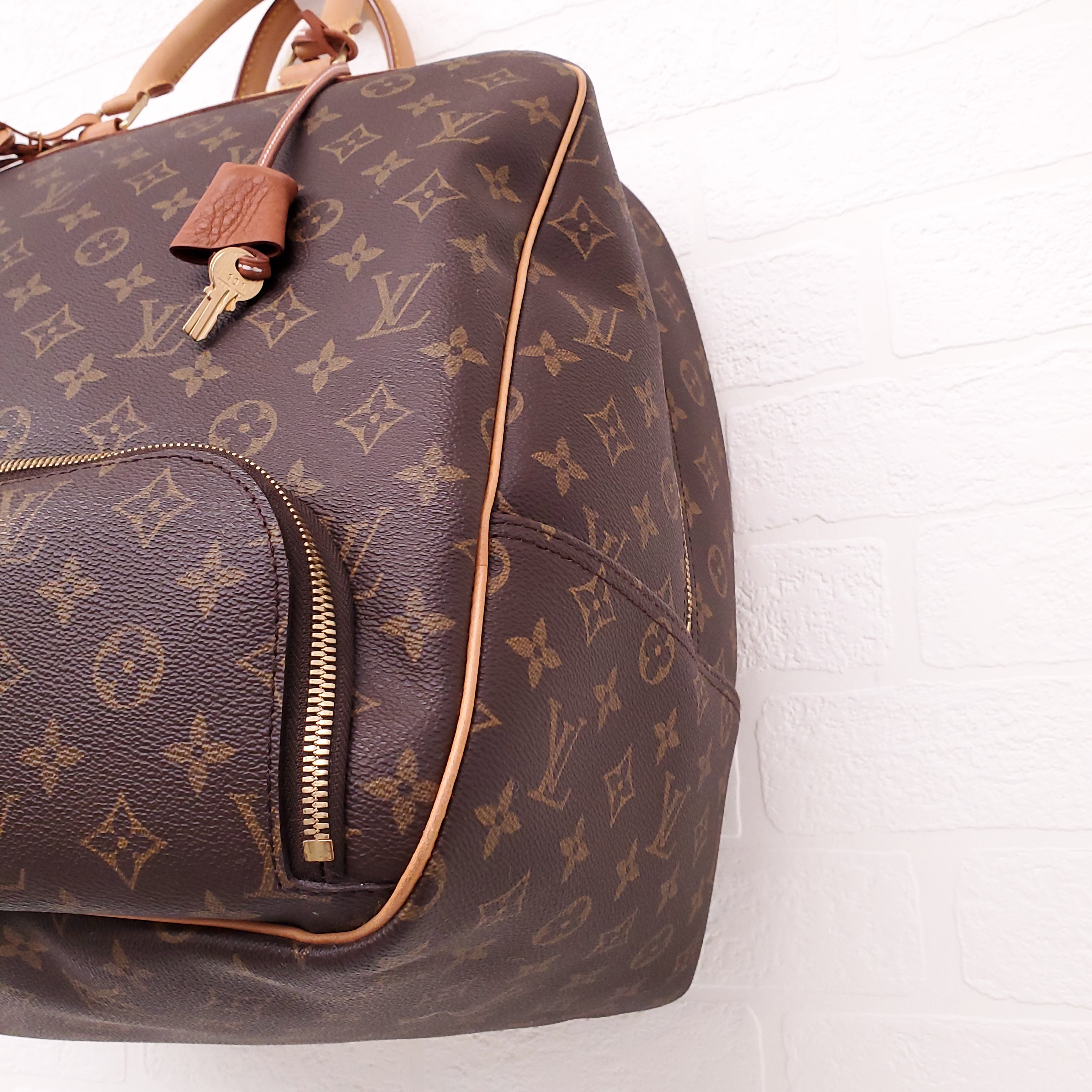 LOUIS VUITTON EVASION BOSTON MONOGRAM BAG