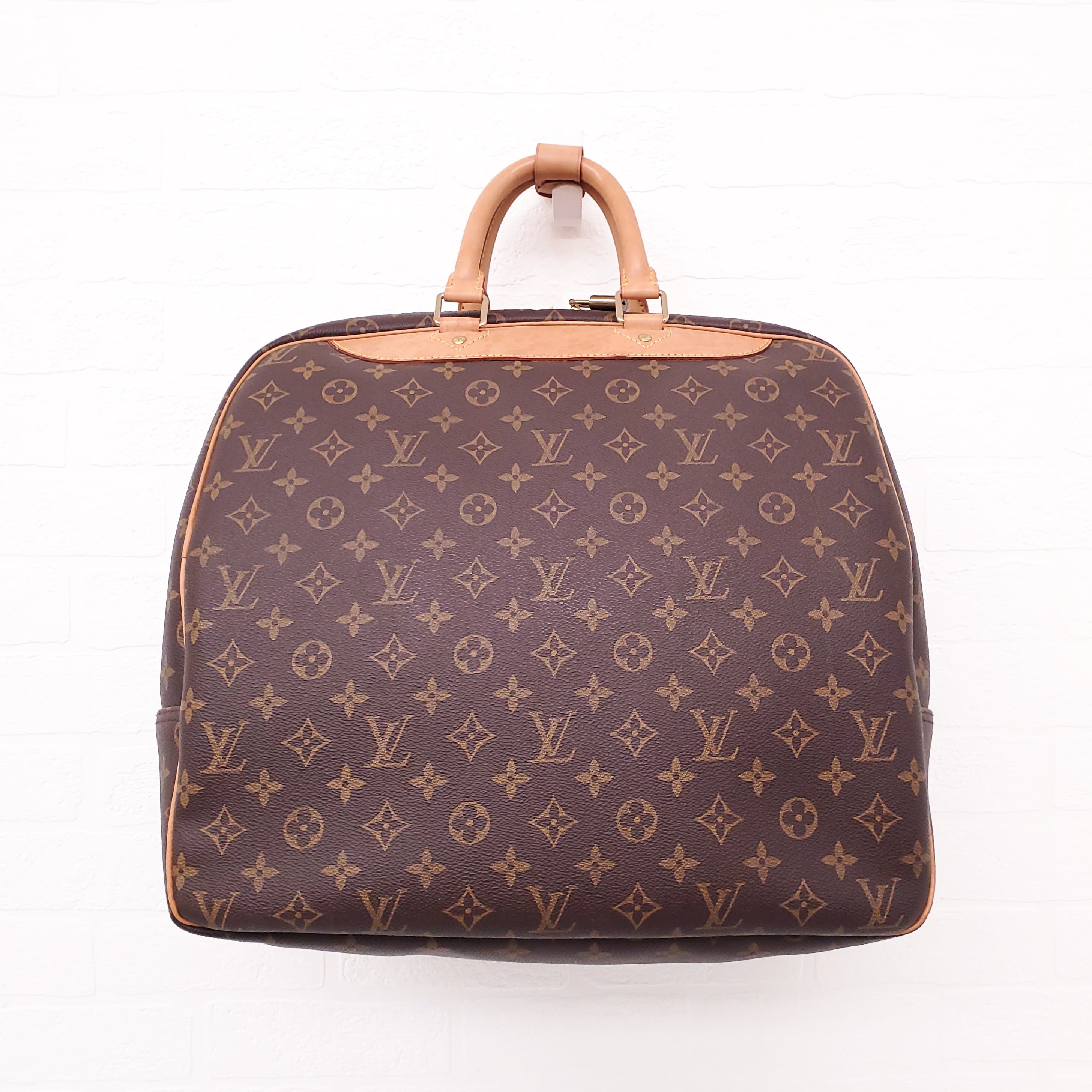 LOUIS VUITTON EVASION BOSTON MONOGRAM BAG