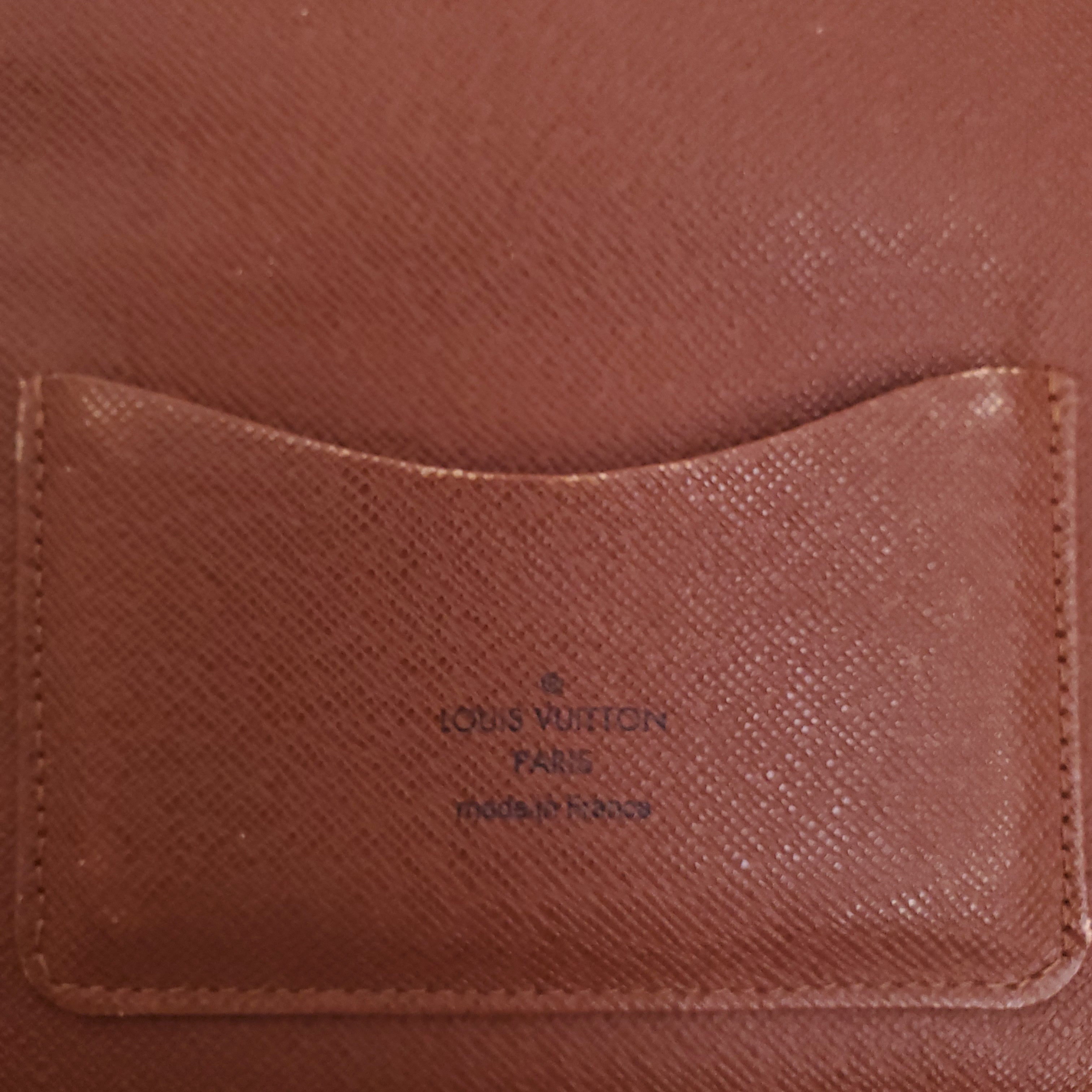 LOUIS VUITTON LARGE DOCUMENT HOLDER