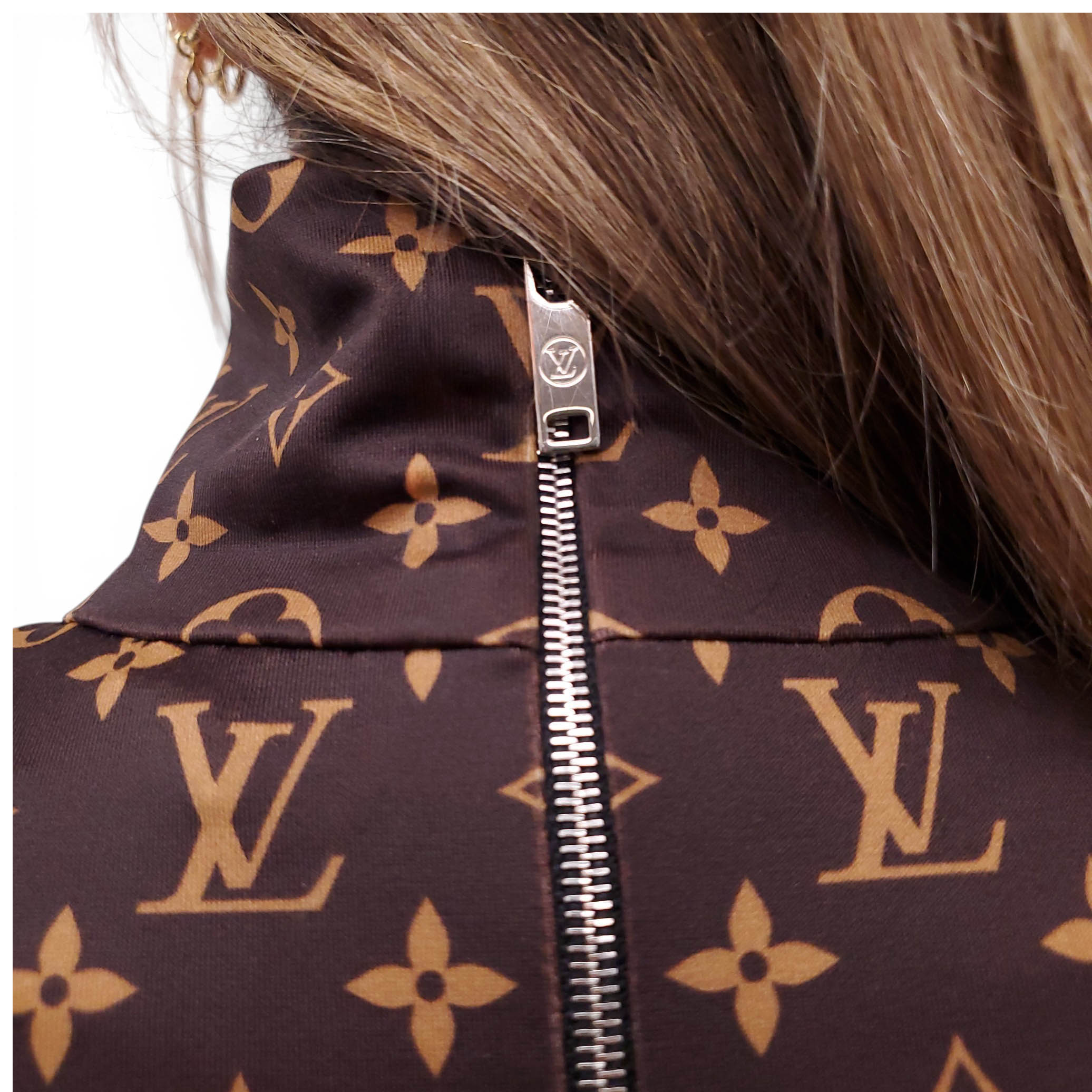 LOUIS VUITTON LOGO STRETCH TOP WITH ZIPPER - SIZE M