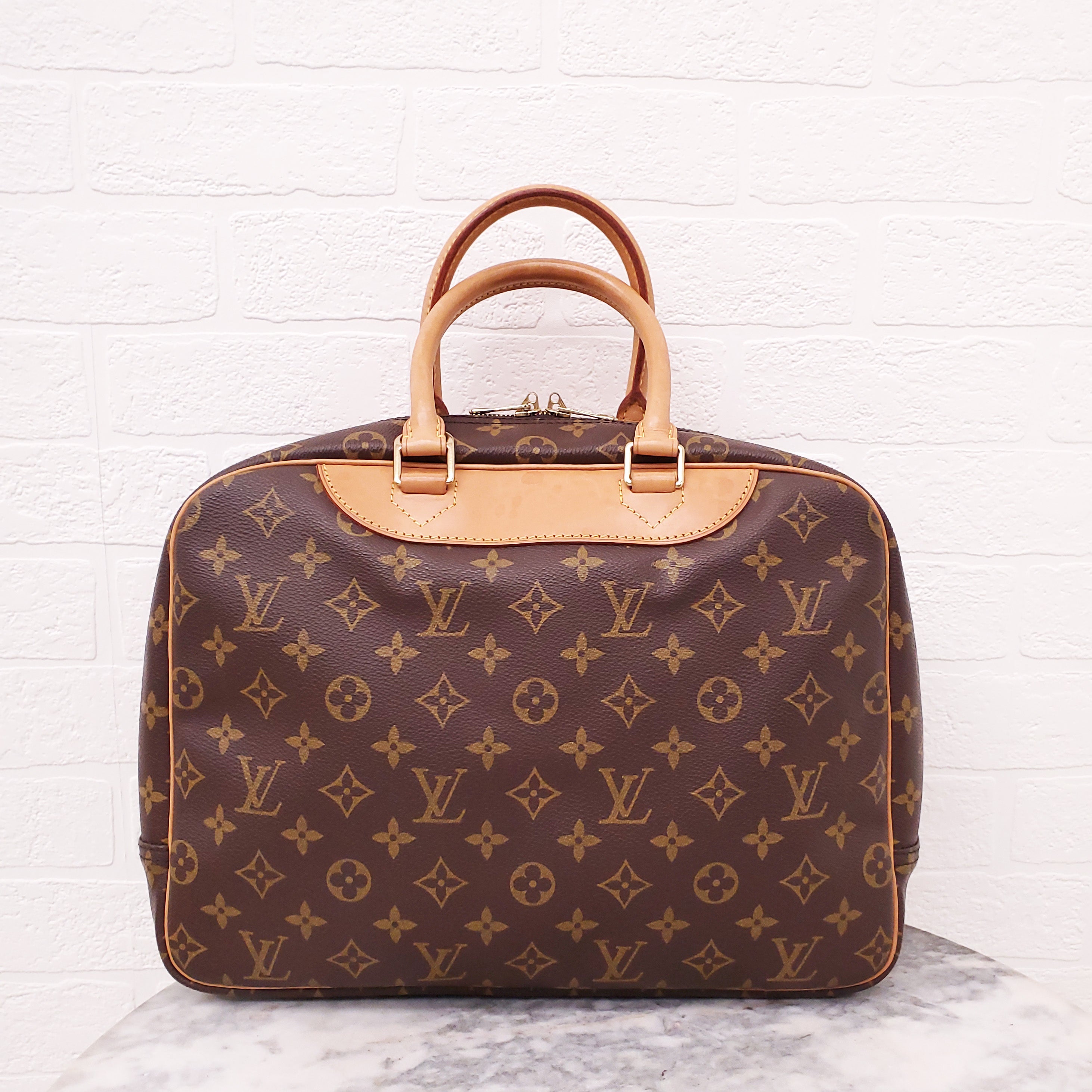 LOUIS VUITTON MONOGRAM DEAUVILLE BAG