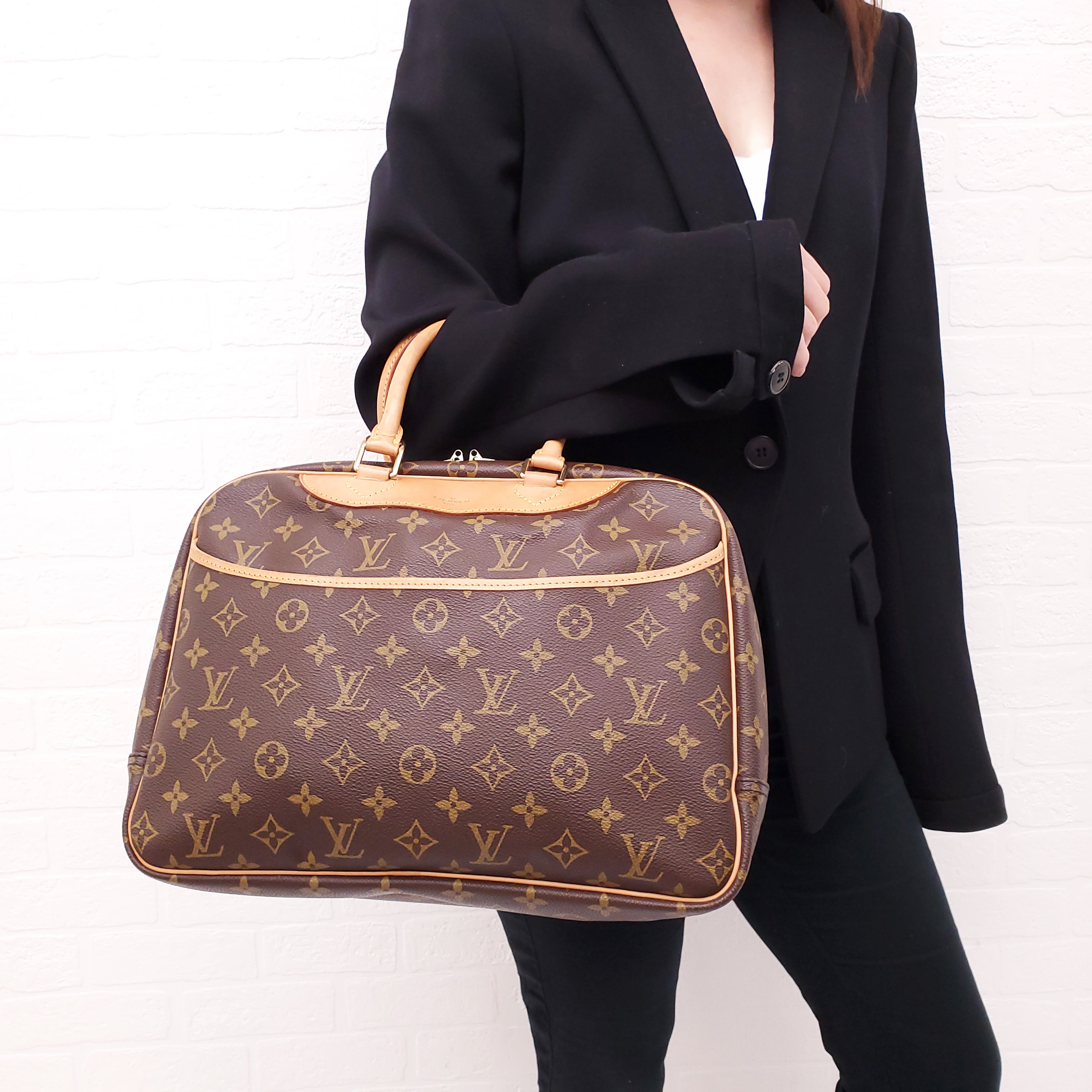 LOUIS VUITTON MONOGRAM DEAUVILLE BAG