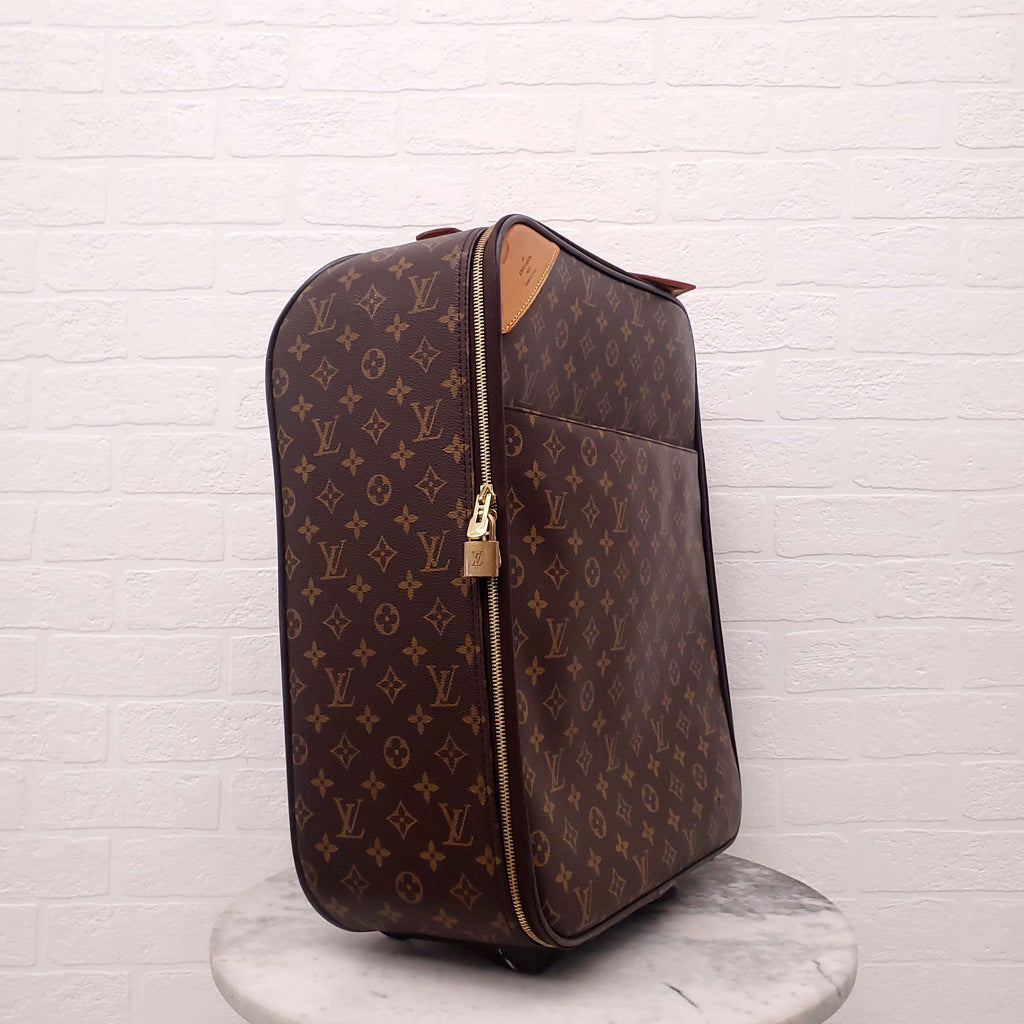 LOUIS VUITTON MONOGRAM ROLLING CARRY ON SUITCASE