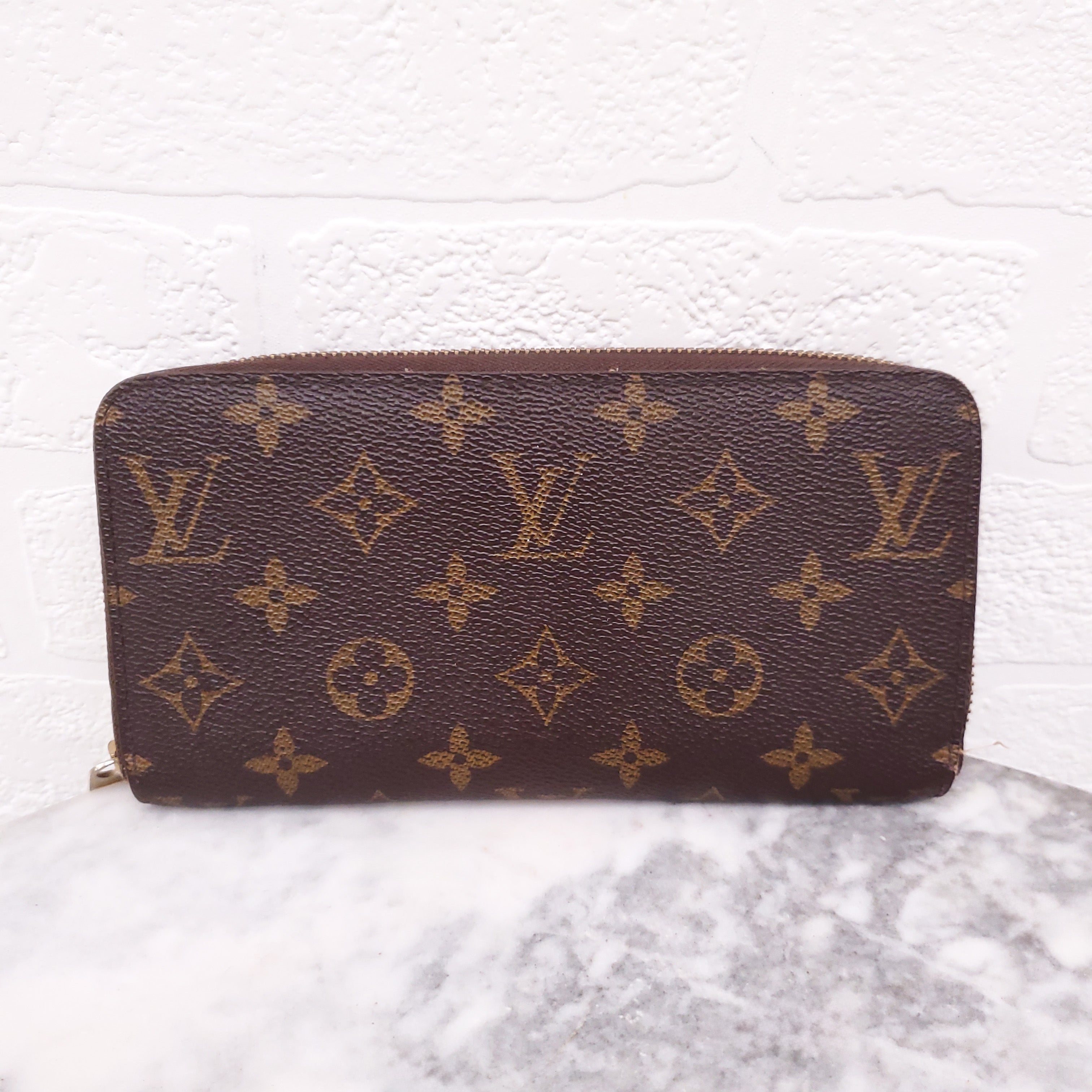 LOUIS VUITTON MONOGRAM ZIP WALLET