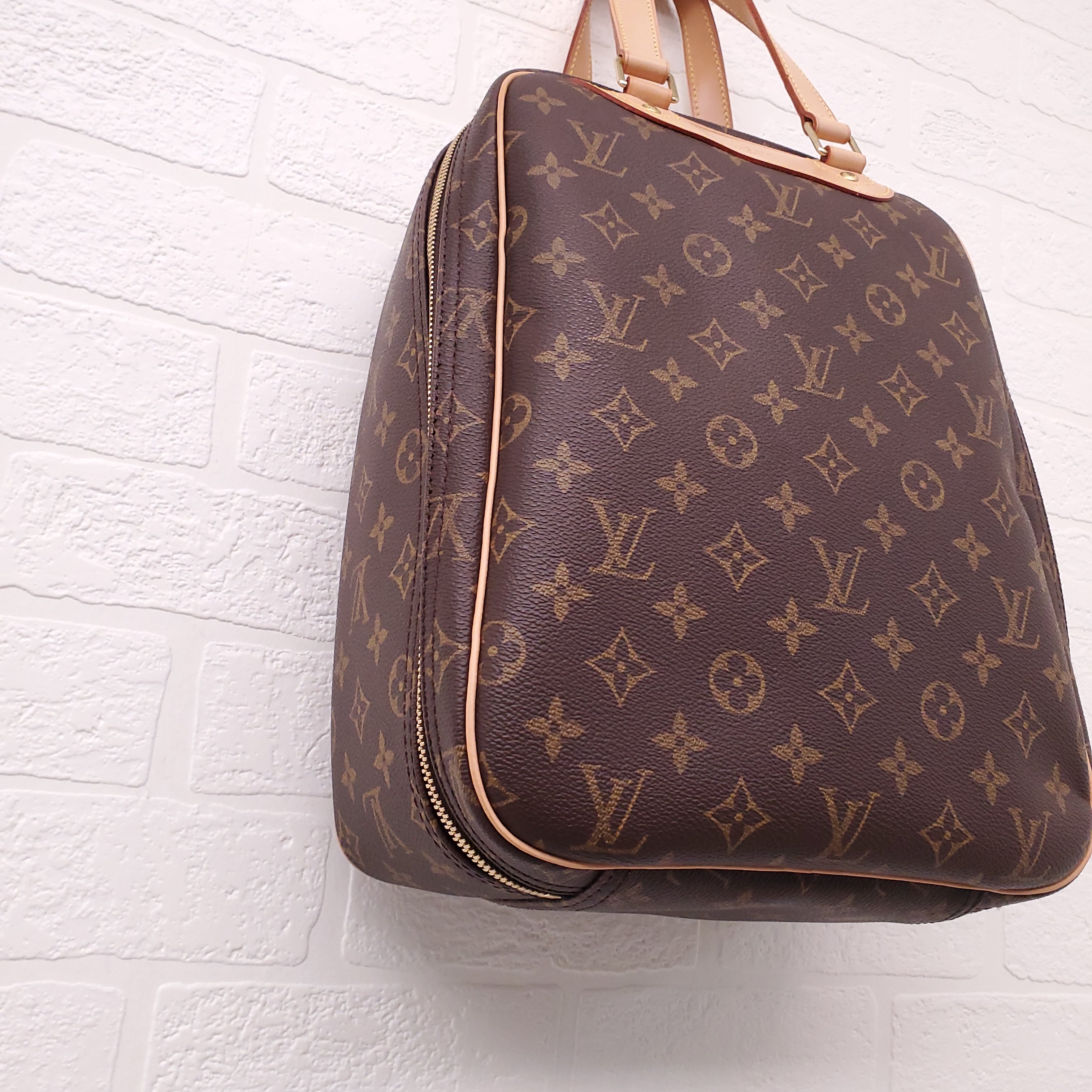 LOUIS VUITTON MONOGRAM 'EXCURSION' TOTE