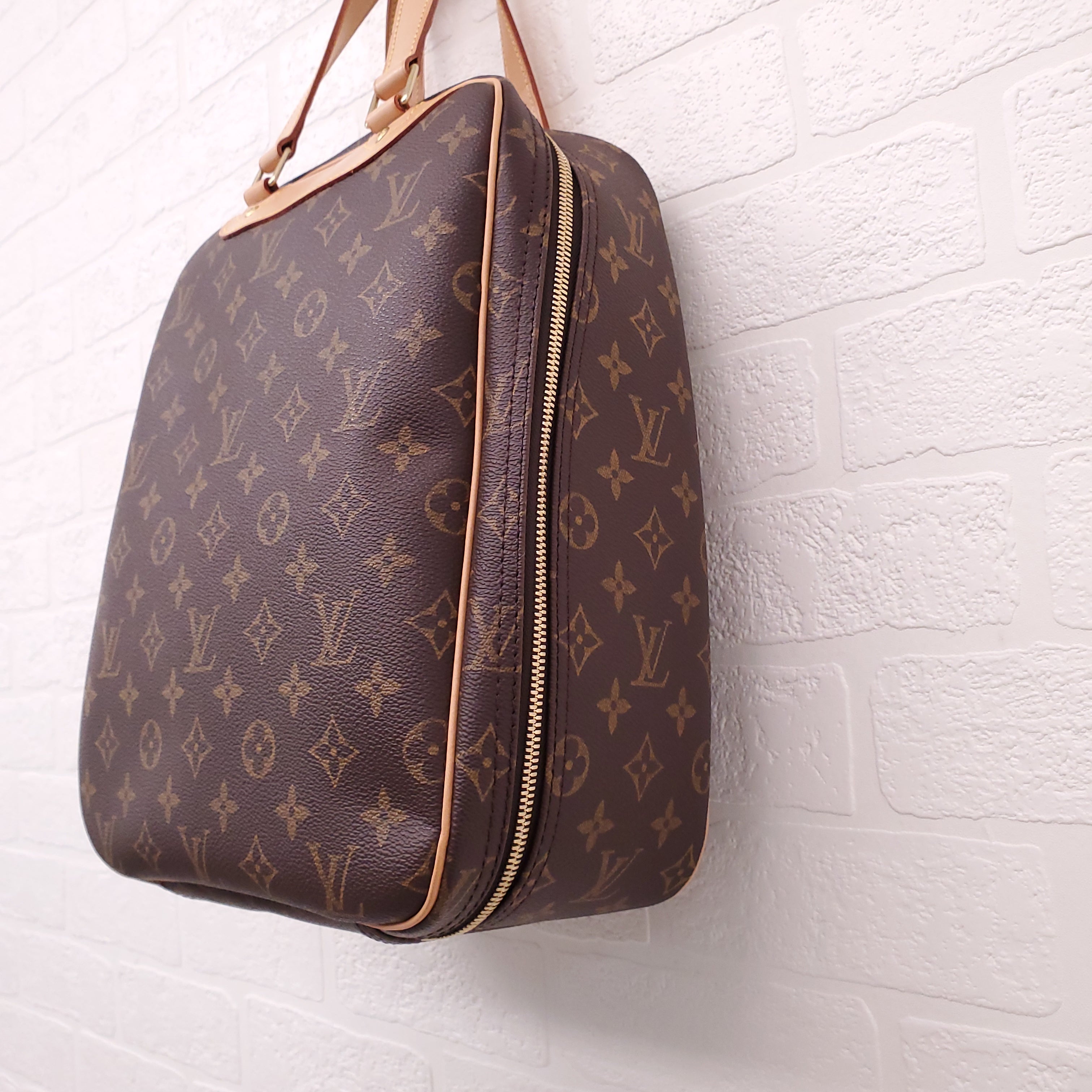 LOUIS VUITTON MONOGRAM 'EXCURSION' TOTE