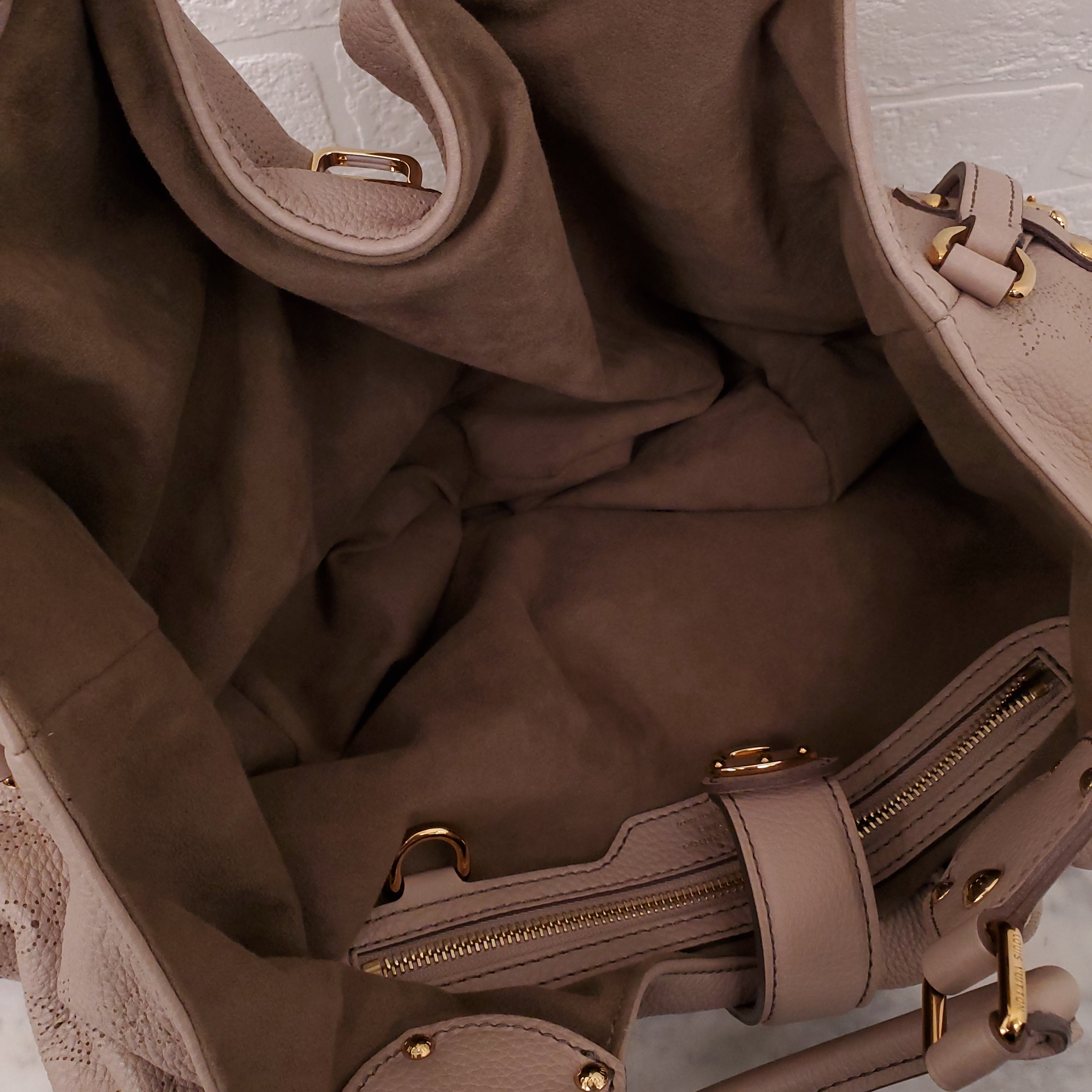 LOUIS VUITTON PALE PINK LEATHER MONOGRAM 'MAHINA' BAG