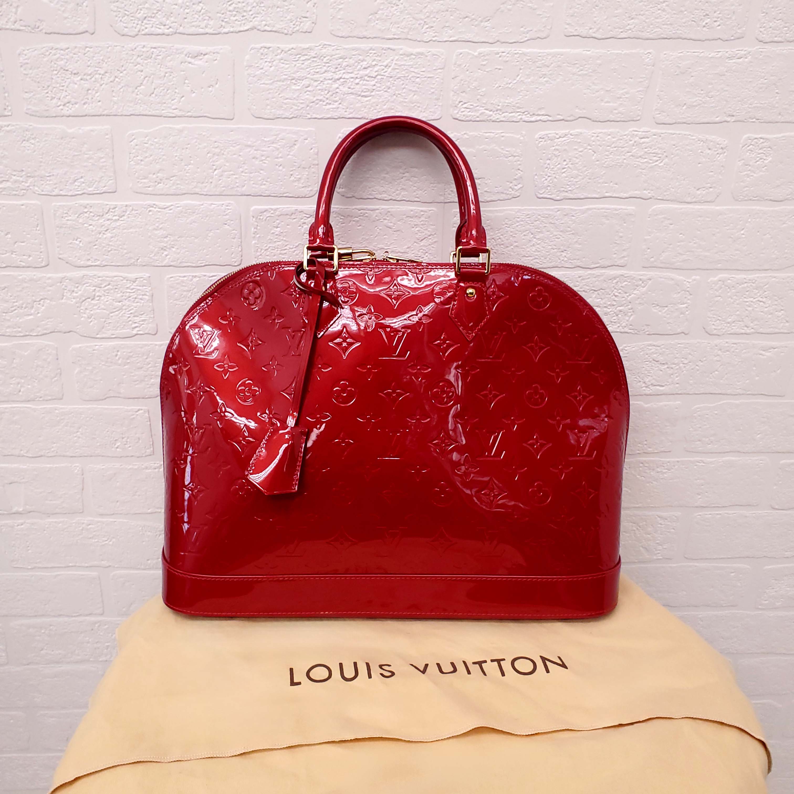 LOUIS VUITTON RED PATENT MONOGRAM 'LARGE ALMA' BAG