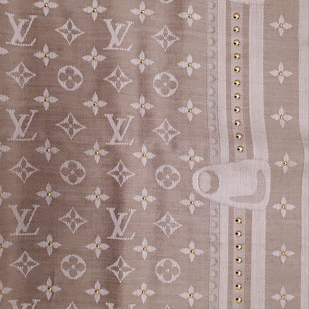 LOUIS VUITTON SHAWL WITH STUDS
