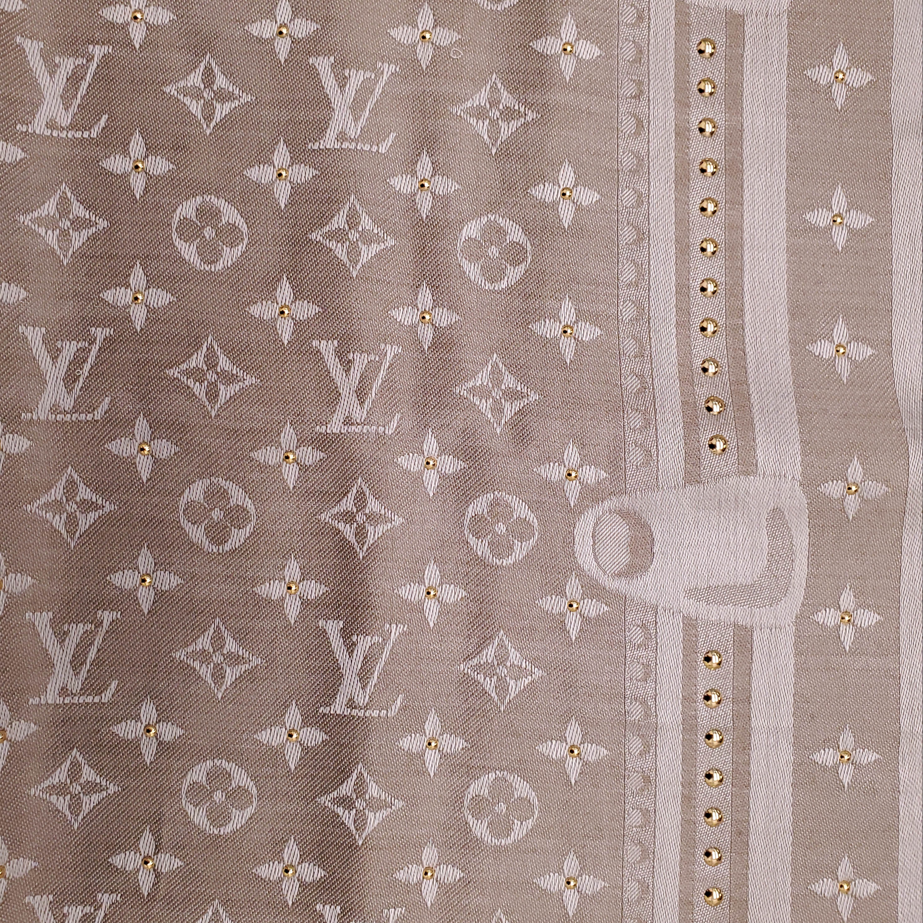 LOUIS VUITTON SHAWL WITH STUDS