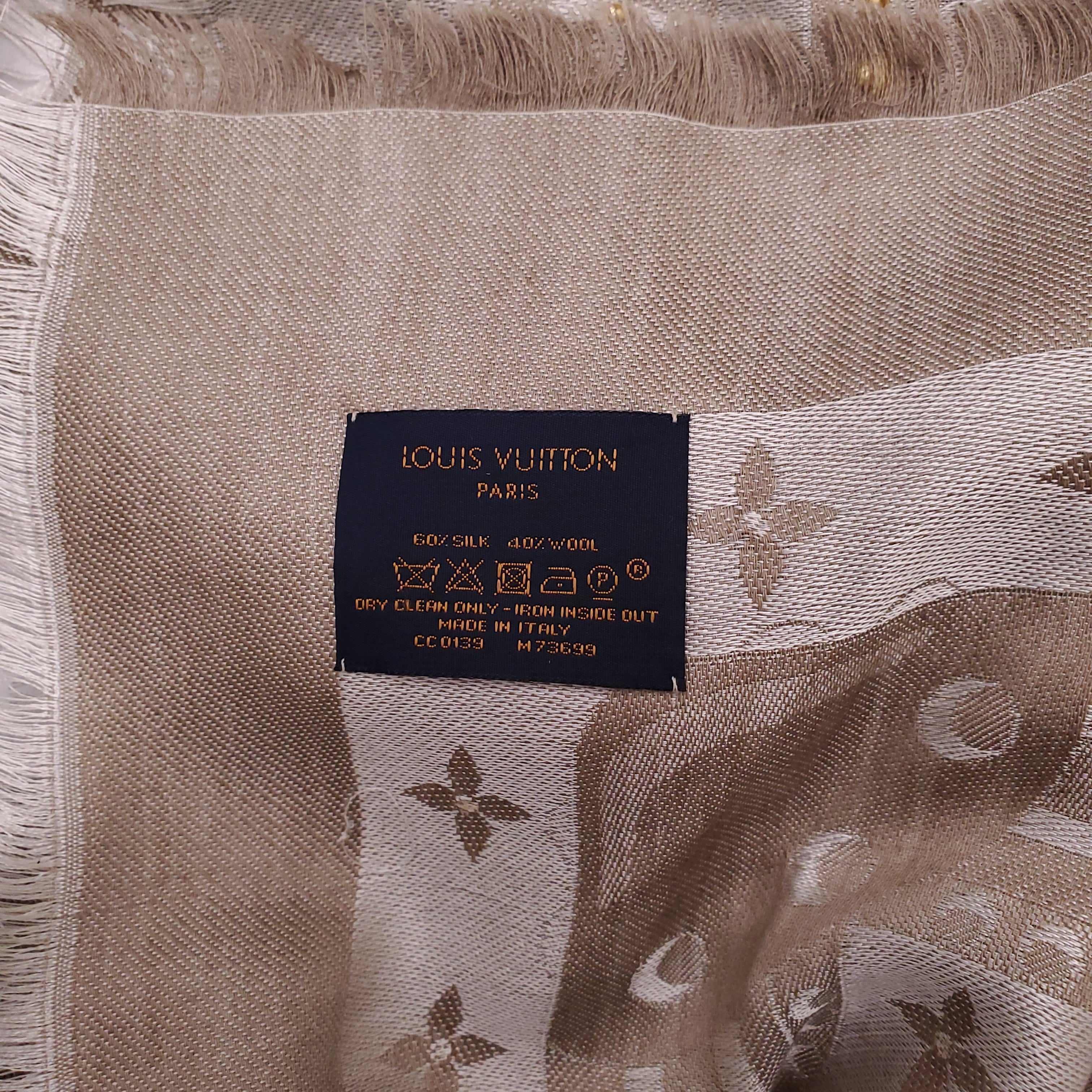 LOUIS VUITTON SHAWL WITH STUDS