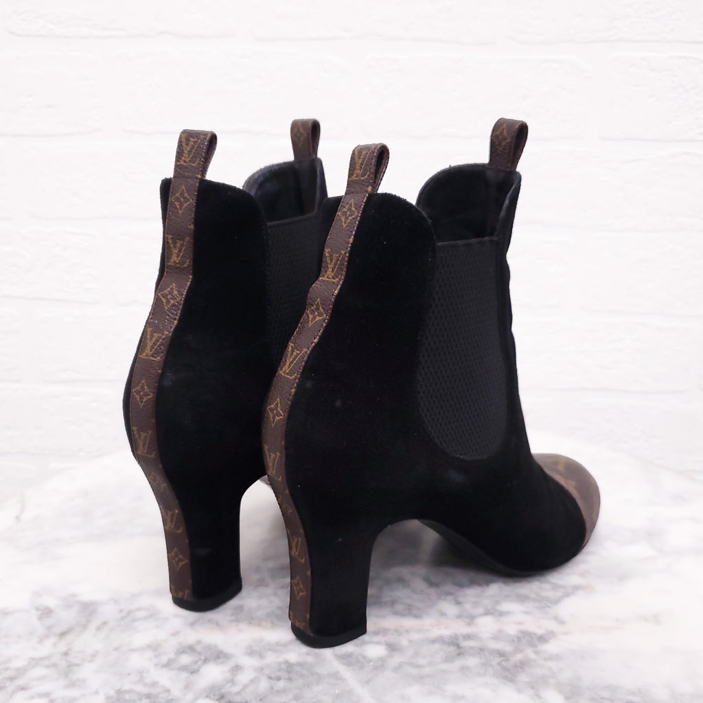 LOUIS VUITTON SUEDE LOGO BOOTS - SIZE 37