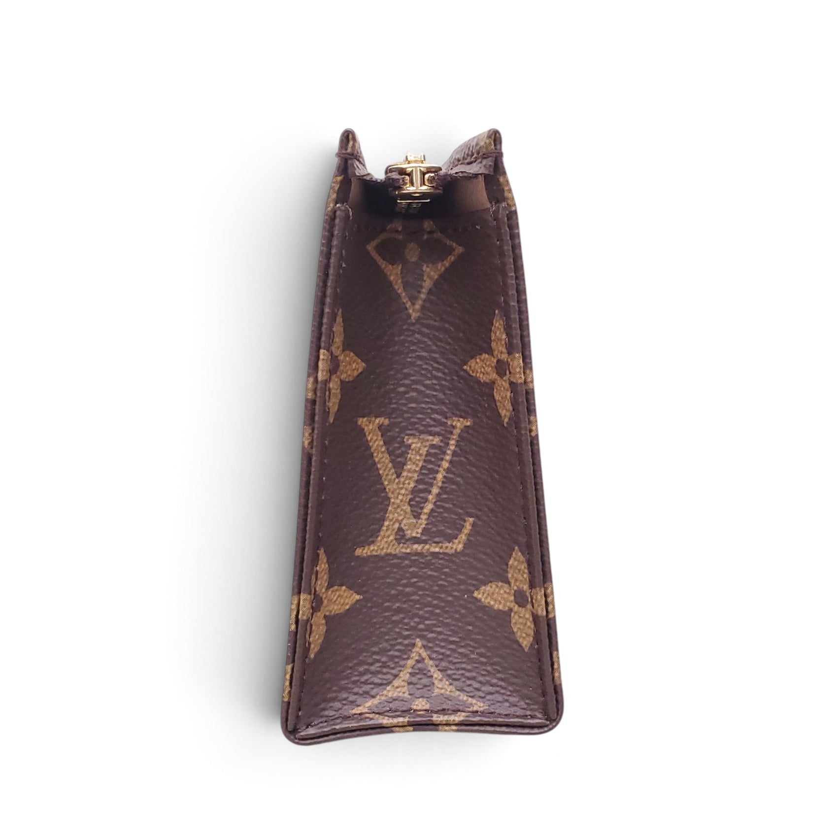 LOUIS VUITTON TOILETRY 15