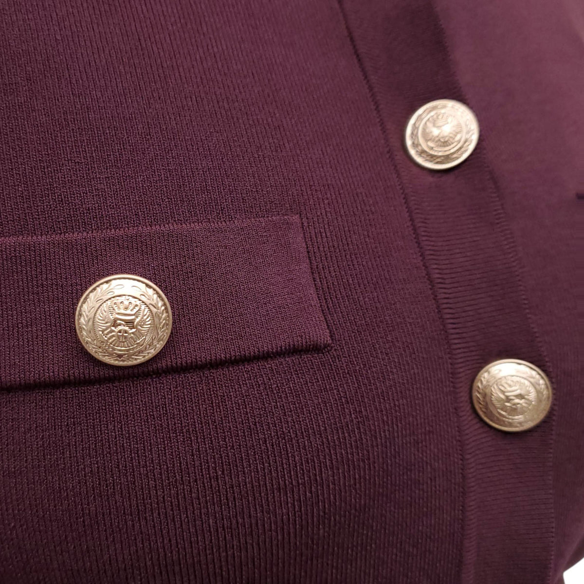 L’AGENCE BURGUNDY KNIT CROPPED CARDIGAN WITH GOLD BUTTONS - SIZE S