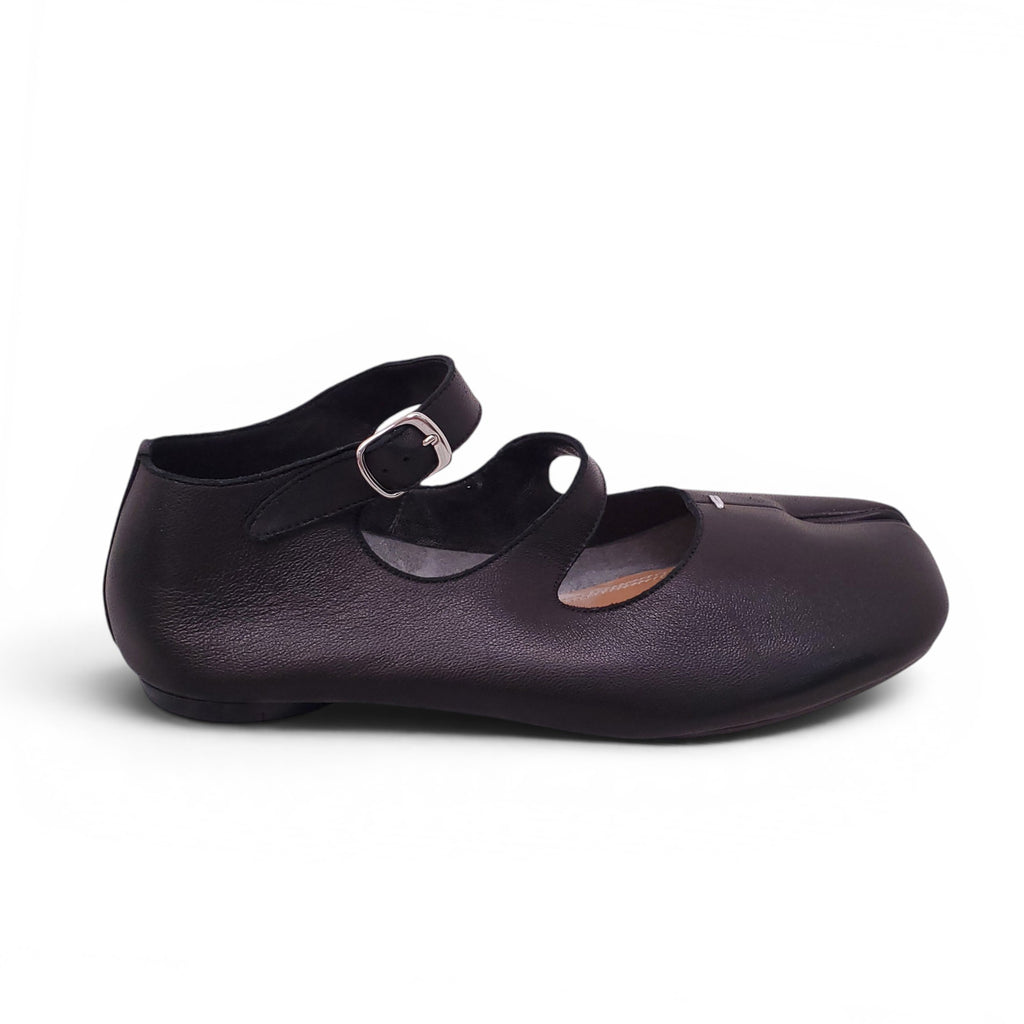 MAISON MARGIELA BLACK LEATHER STRAPPY TABI FLATS - SIZE 36