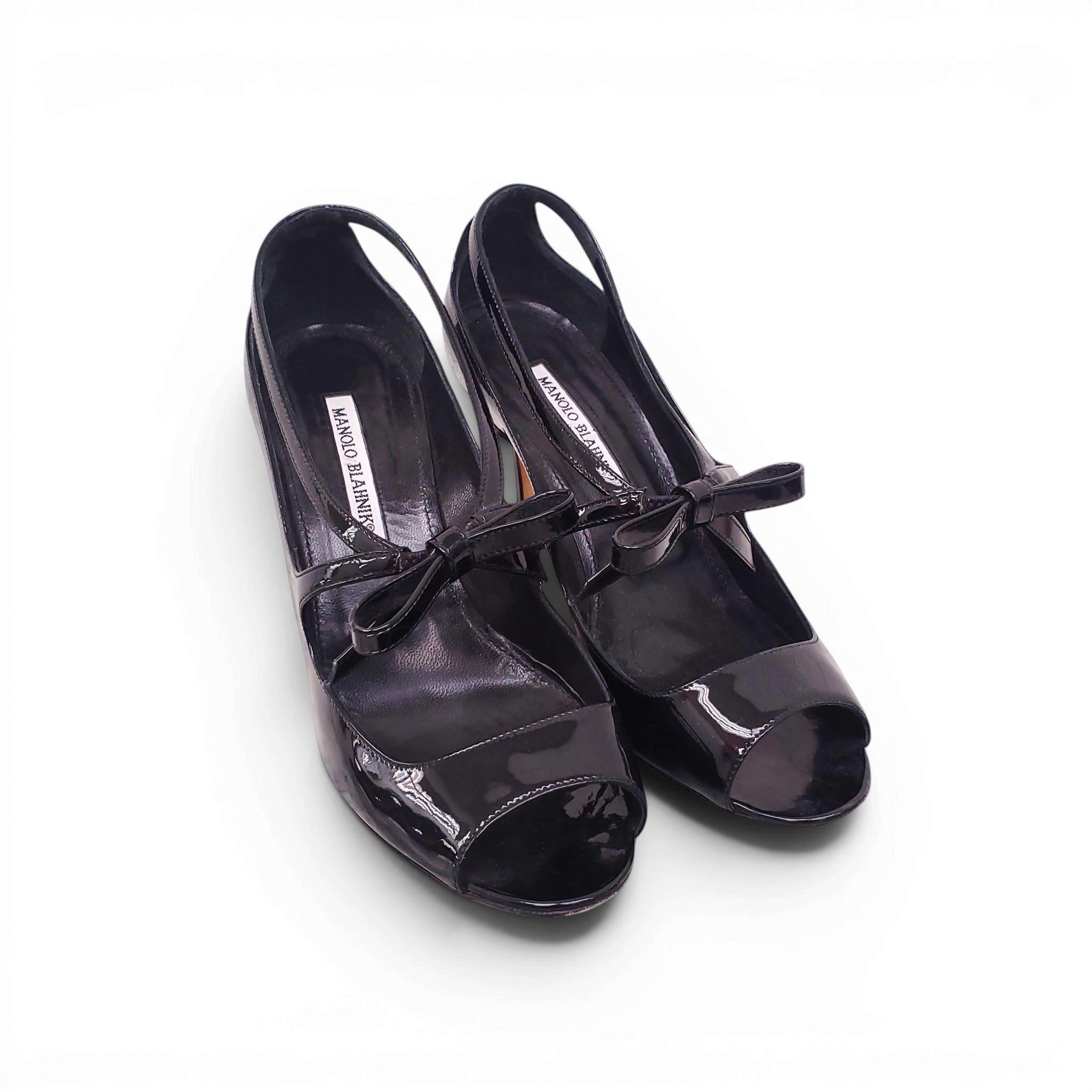 MANOLO BLAHNIK BLACK PATENT MARY JANE HEELS - SIZE 38