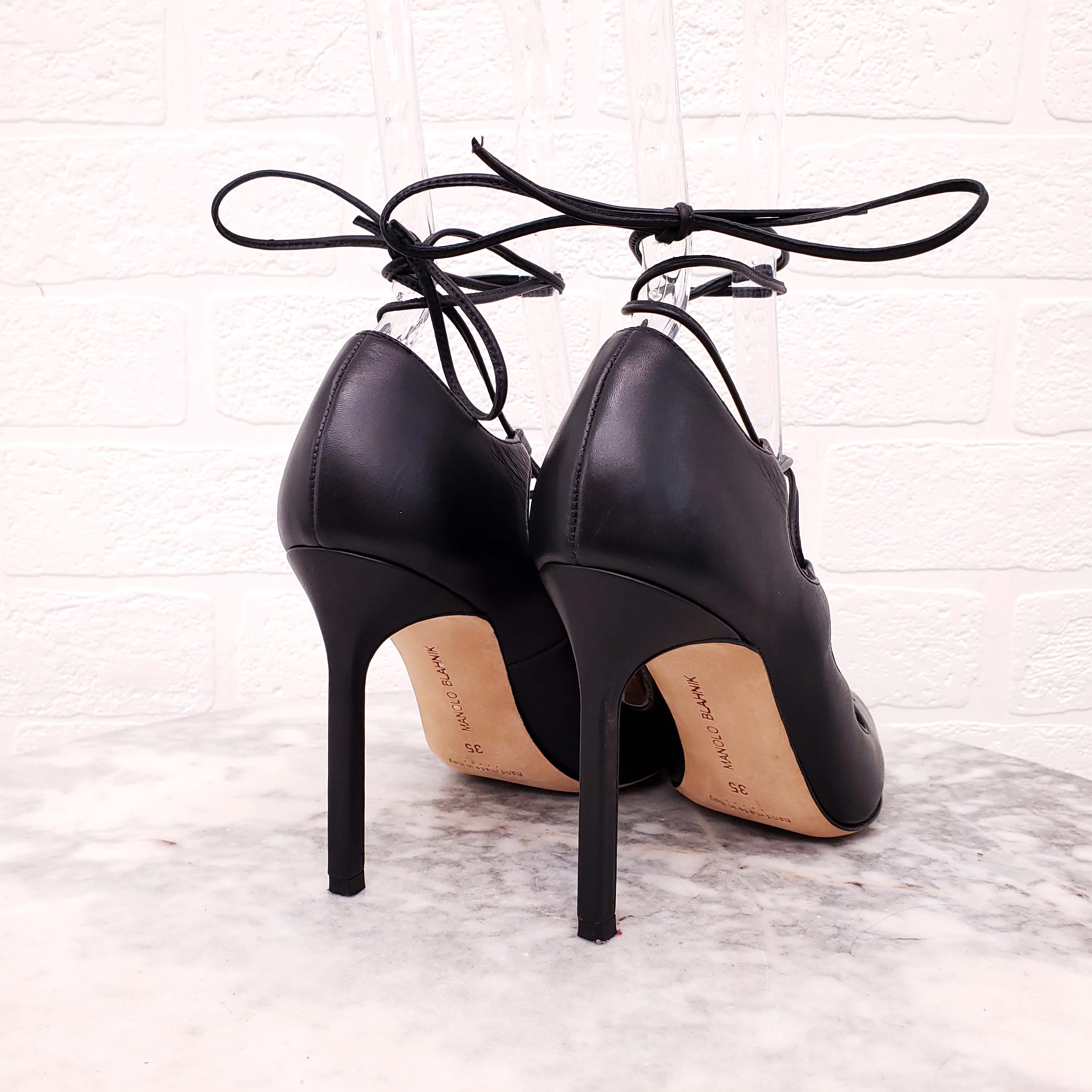 MANOLO BLAHNIK LACE UP HEELS - SIZE 35