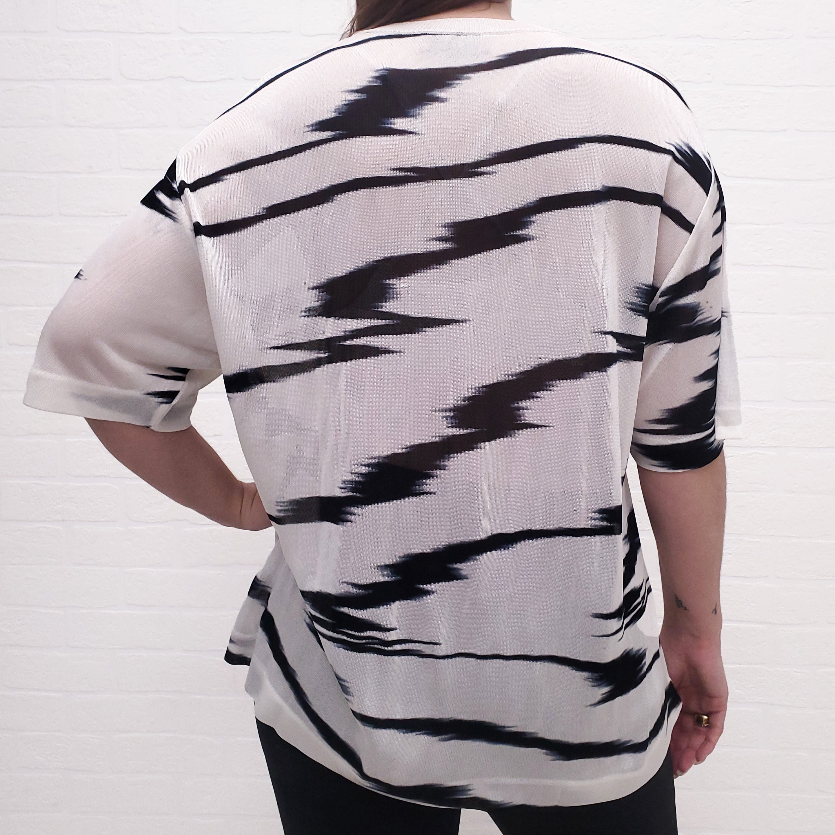 MISSONI BLACK AND WHITE KNIT PATTERNED SHORT SLEEVE SLEEVE SWEATER - SIZE 44