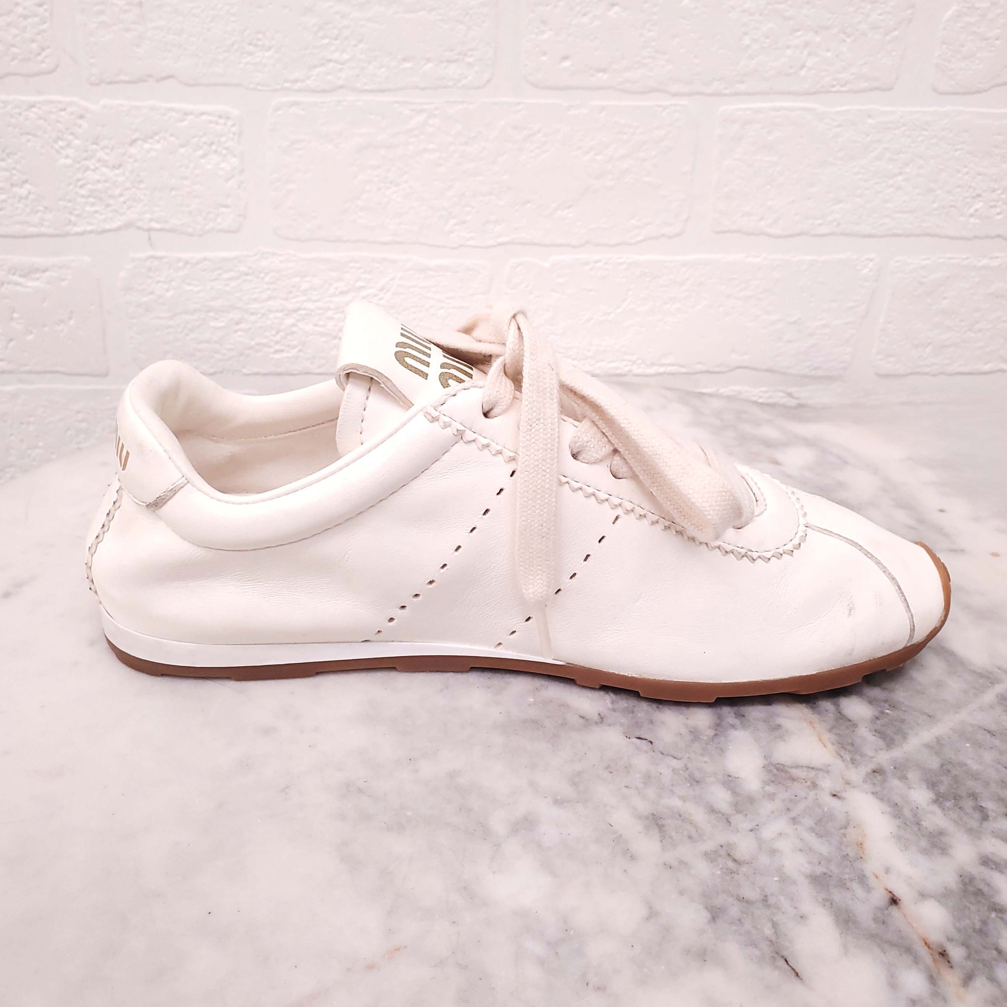 MIU MIU LEATHER RETRO RUNNER - SIZE 36 – Rewind Couture