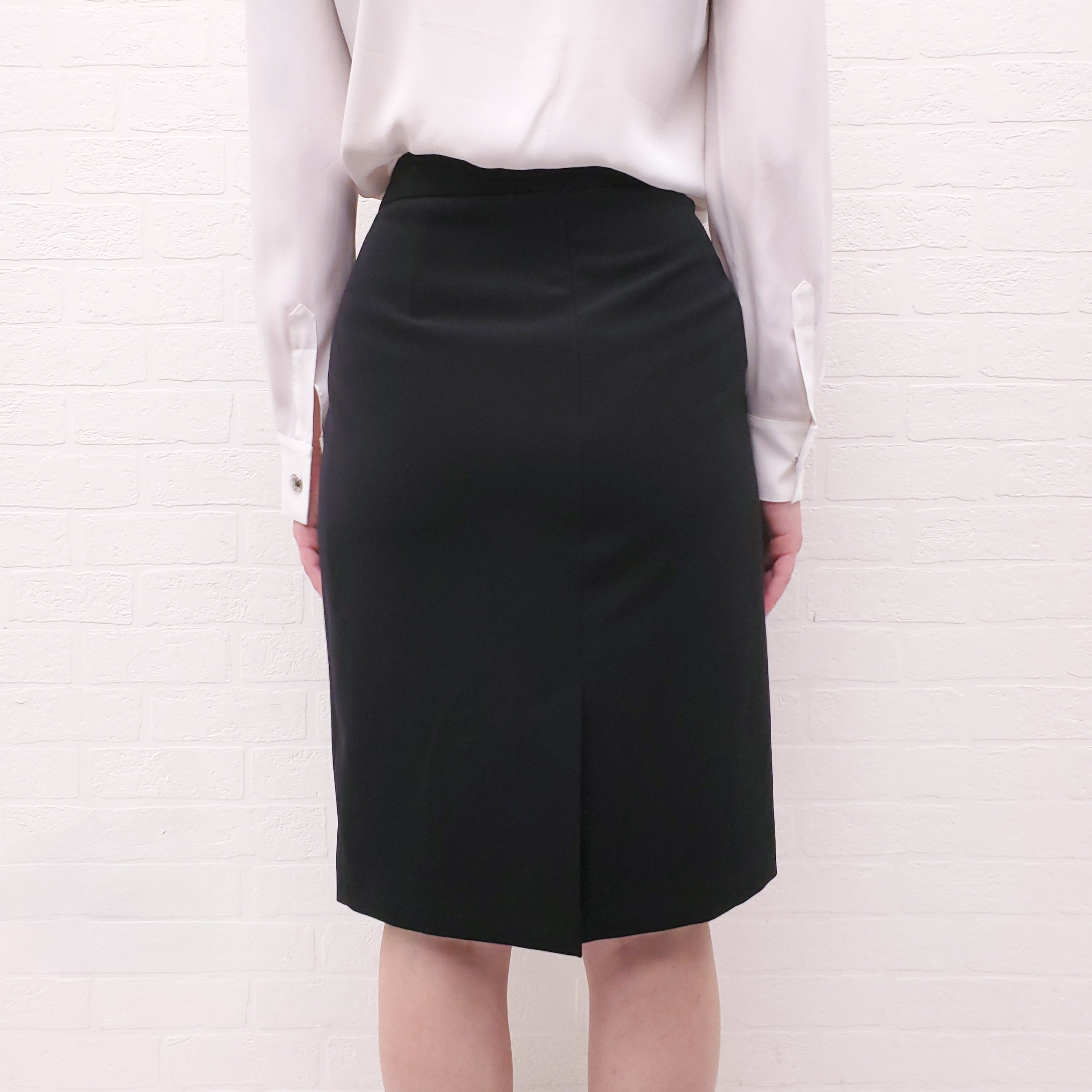 MOSCHINO BOUTIQUE BLACK SKIRT - SIZE 10