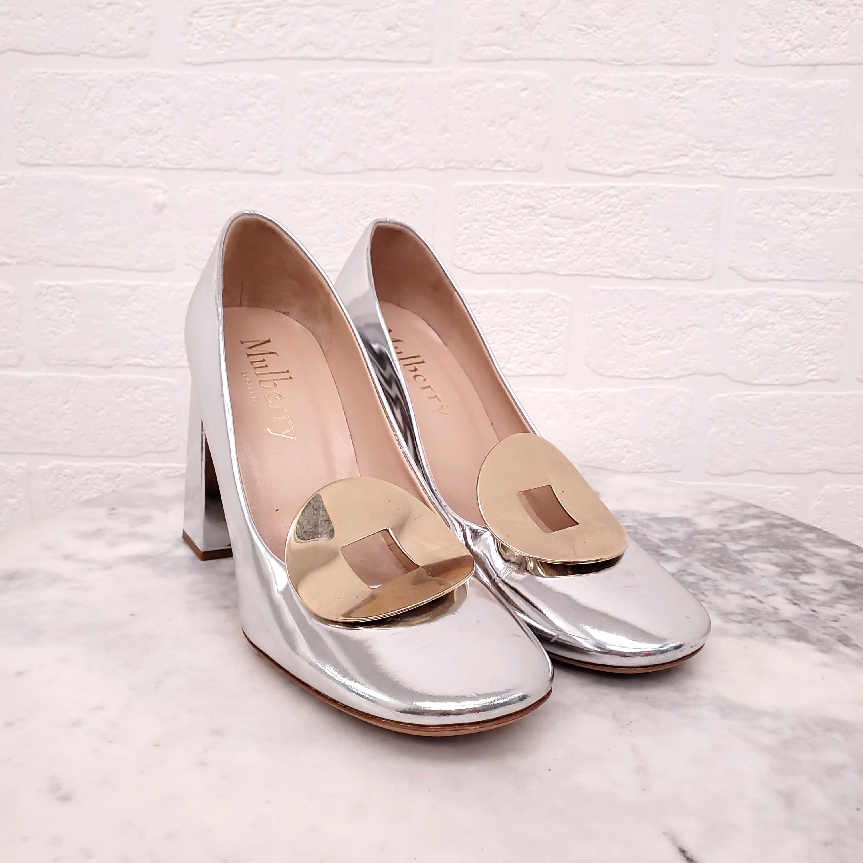 MULBERRY SILVER HEELS WITH GOLD PLAQUE AND BLOCK HEEL - SIZE 39