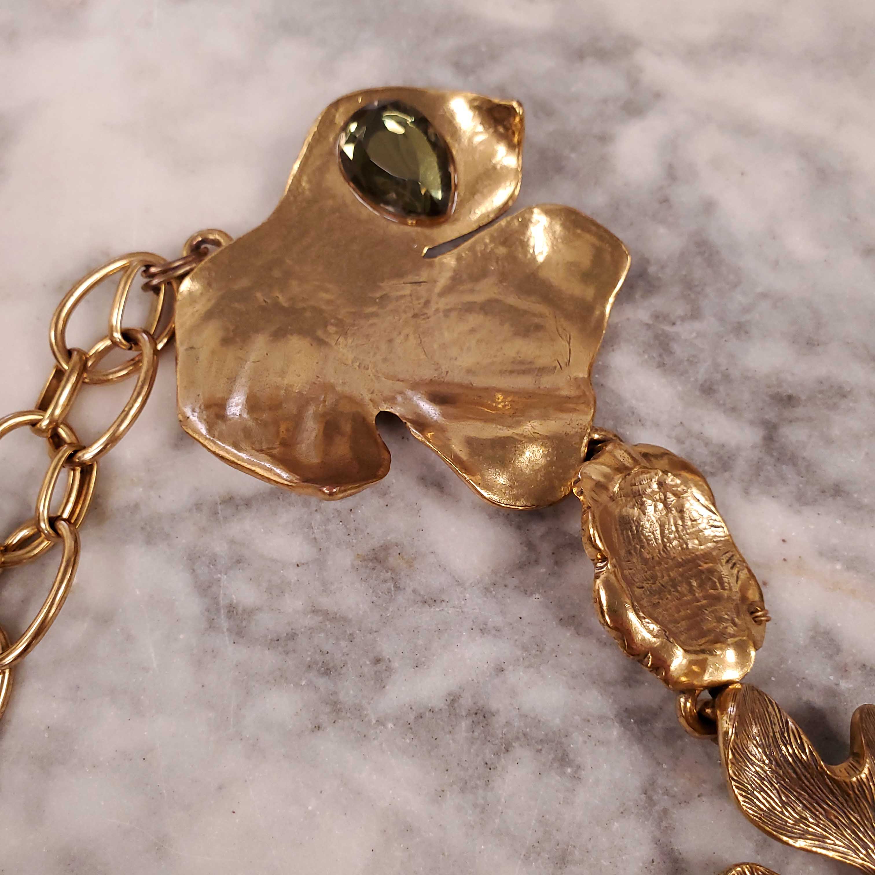 OSCAR DE LA RENTA 1990 RUNWAY ELABORATE NECKLACE WITH DANGLY GIVRE GREEN CRYSTAL