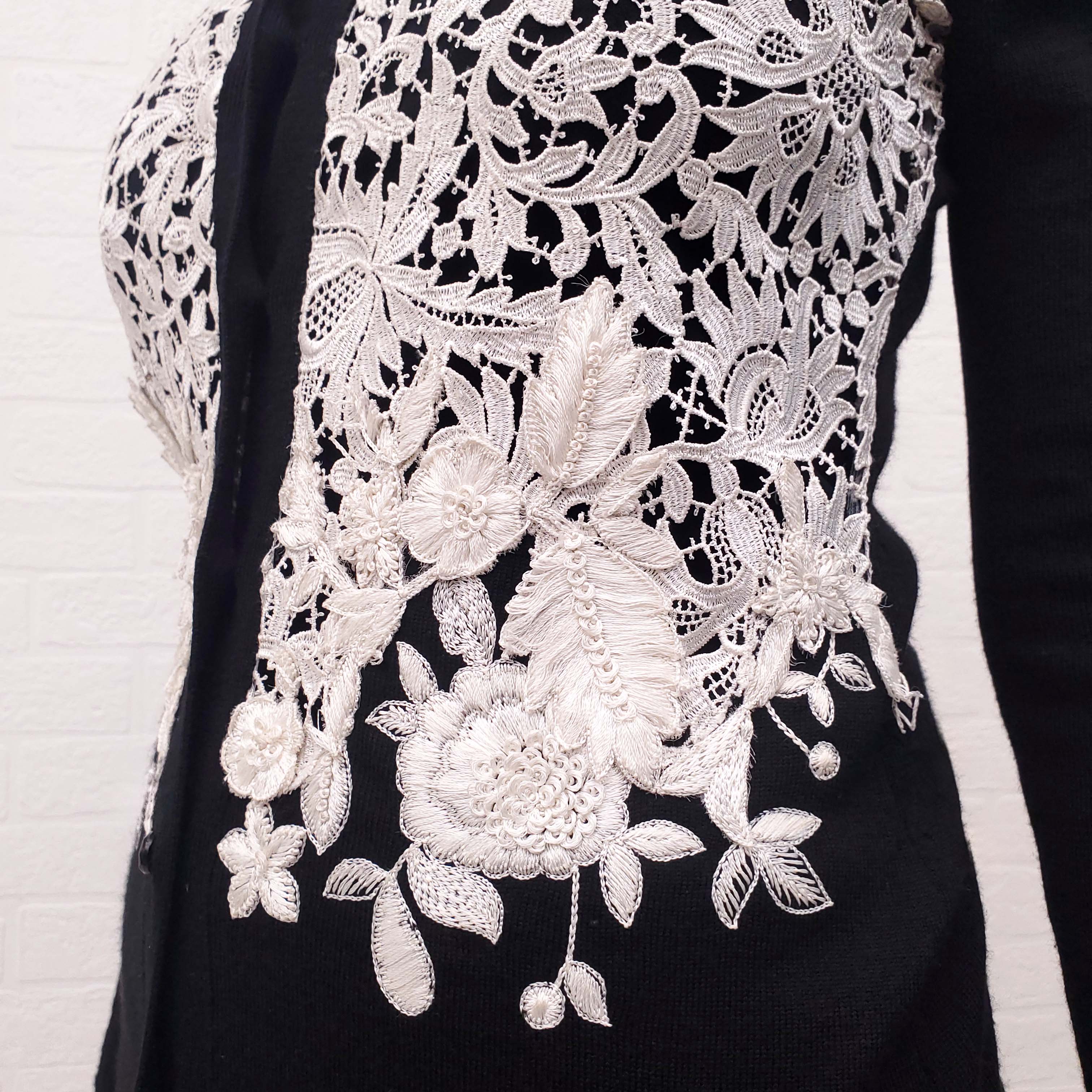 OSCAR DE LA RENTA BLACK CARDIGAN WITH CREAM EYELET DETAIL - SIZE S