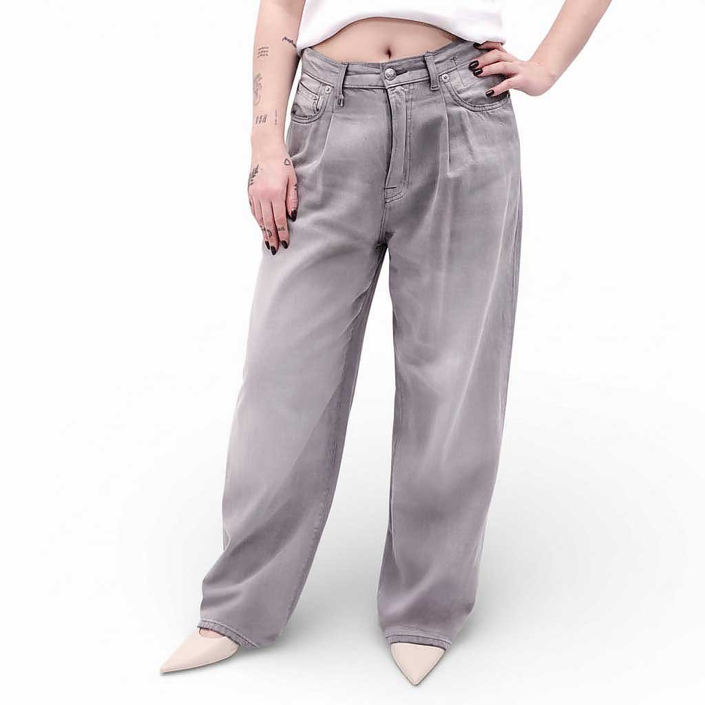 R13 'DAMON' PLEATED WIDE LEG JEANS IN 'WADE GREY' - SIZE 28