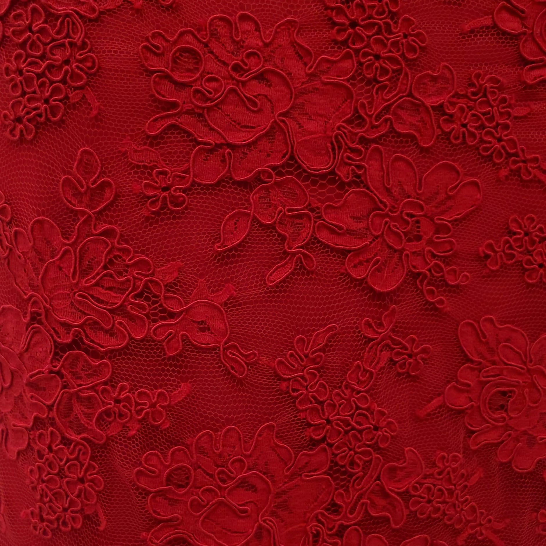 REEM ACRA RED LACE GOWN - SIZE 4