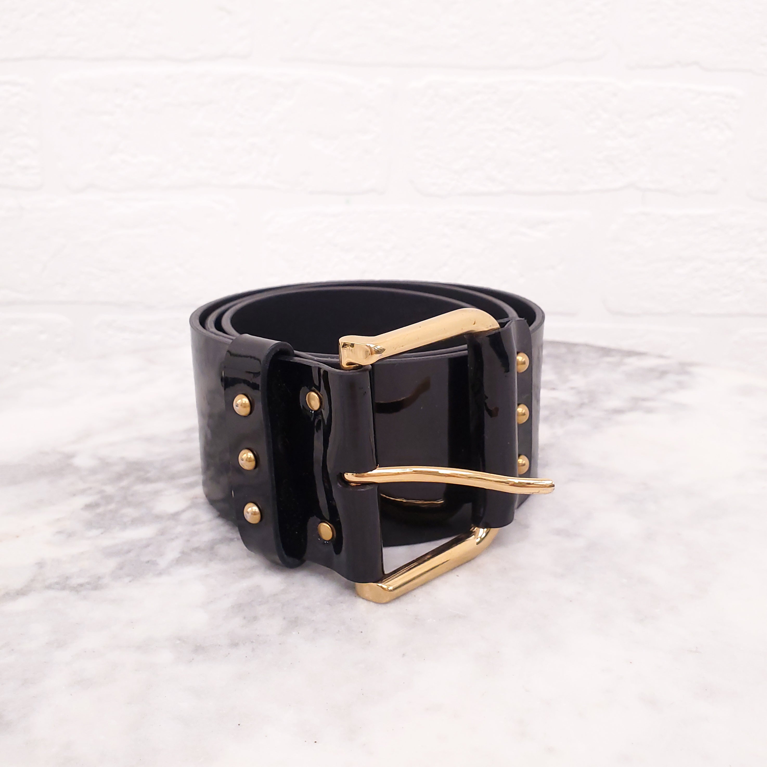 SAINT LAURENT BLACK PATENT BELT WITH GOLD BUCKLE - SIZE 75