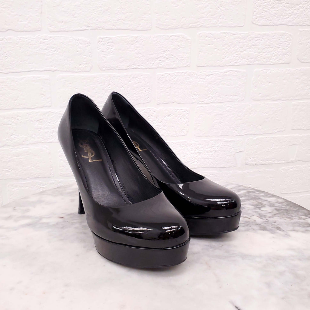 SAINT LAURENT BLACK PATENT ROUND TOE HEELS - SIZE 37.5