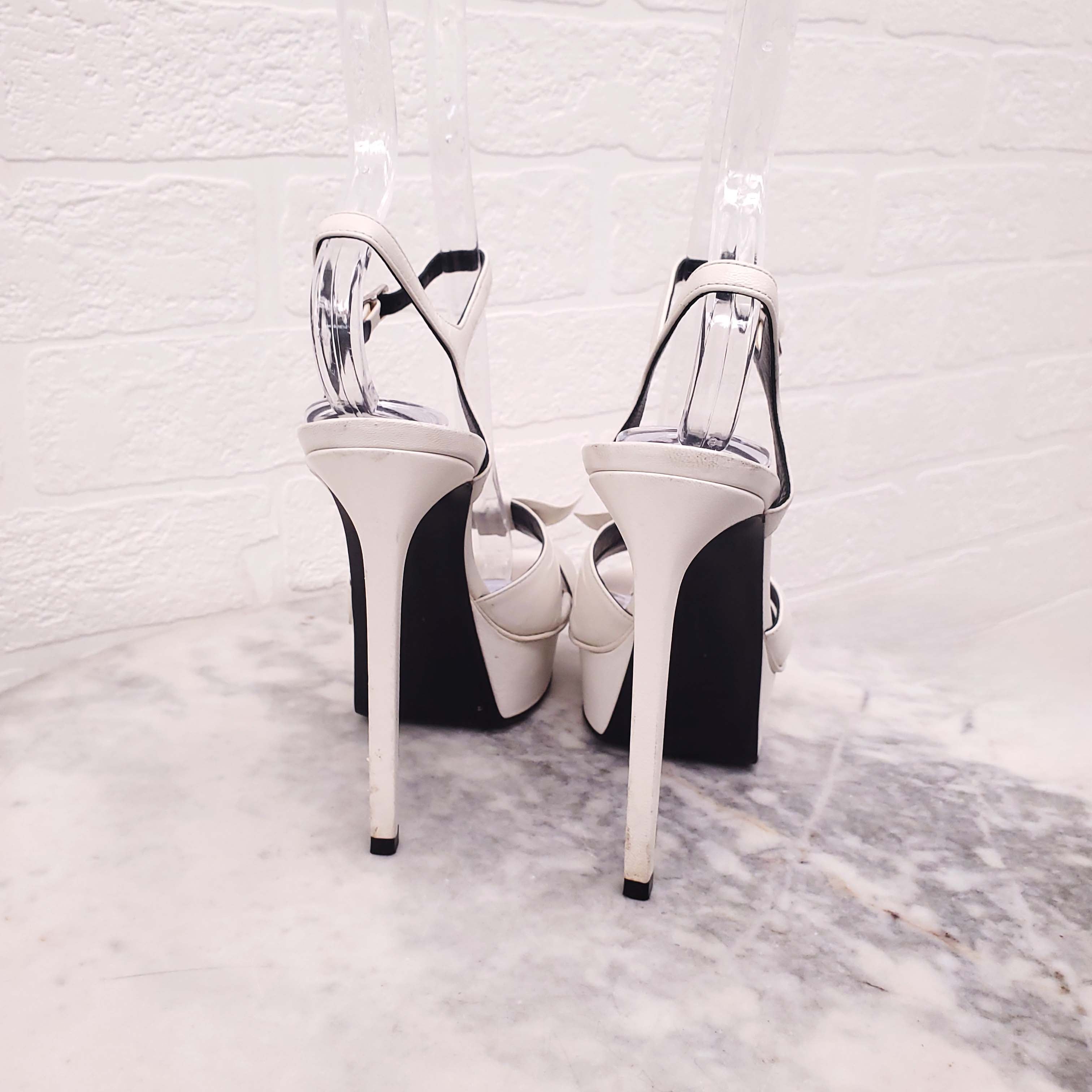 SAINT LAURENT WHITE PLATFORM HEELS WITH BOW DETAIL - SIZE 34.5