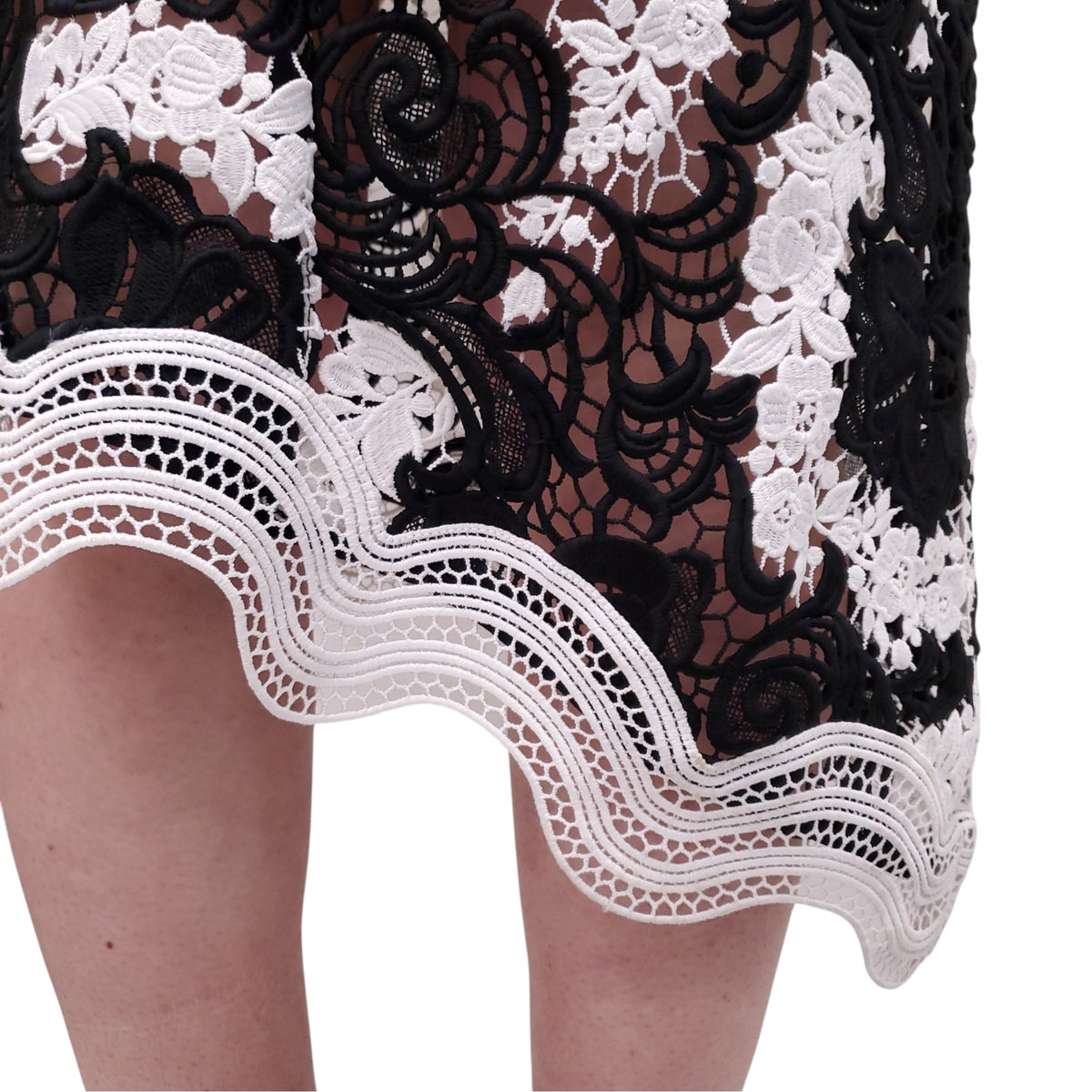 SELF PORTRAIT BLACK AND WHITE LACE DRESS - SIZE 2